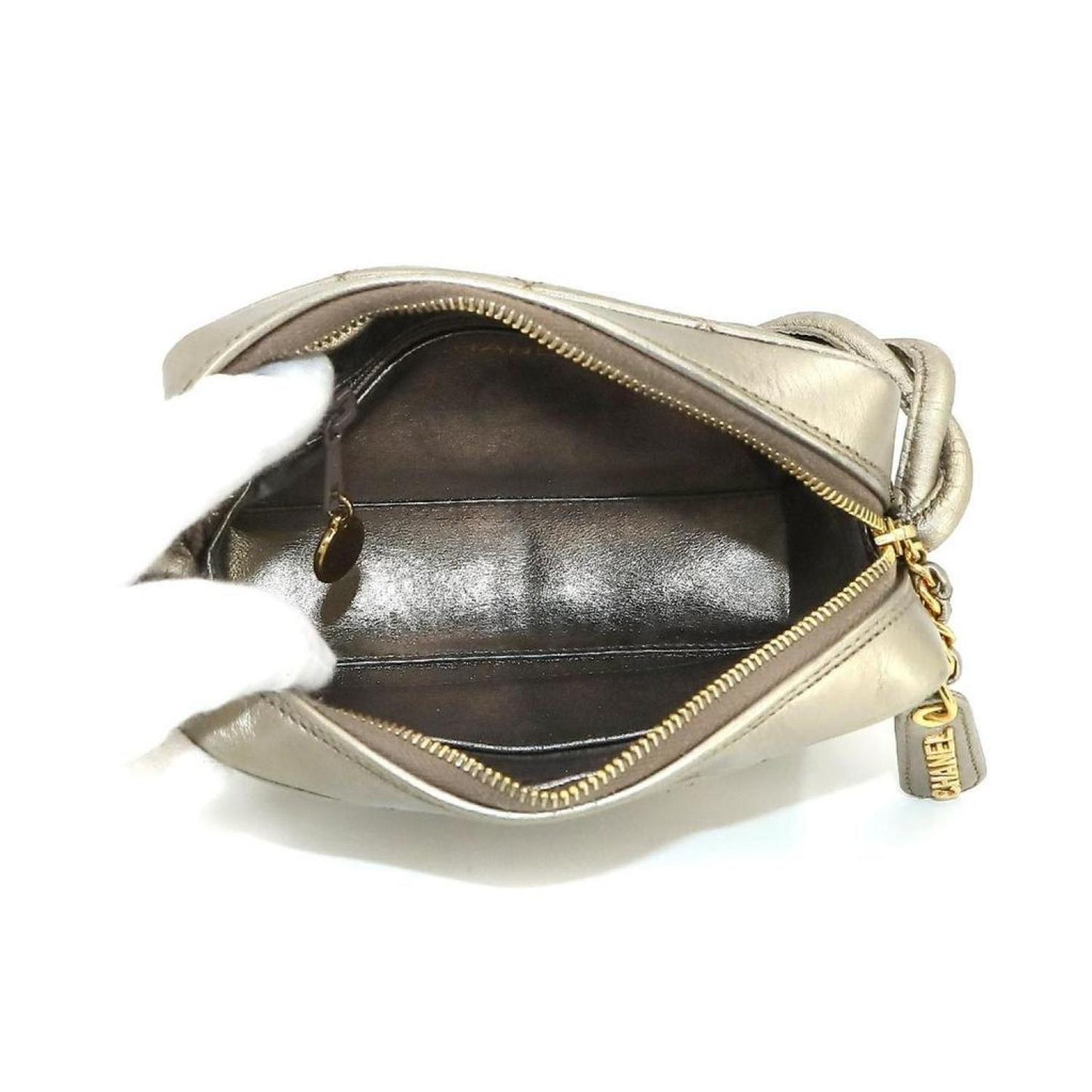 Chanel Leather Shoulder Bag (Pre-Owned)