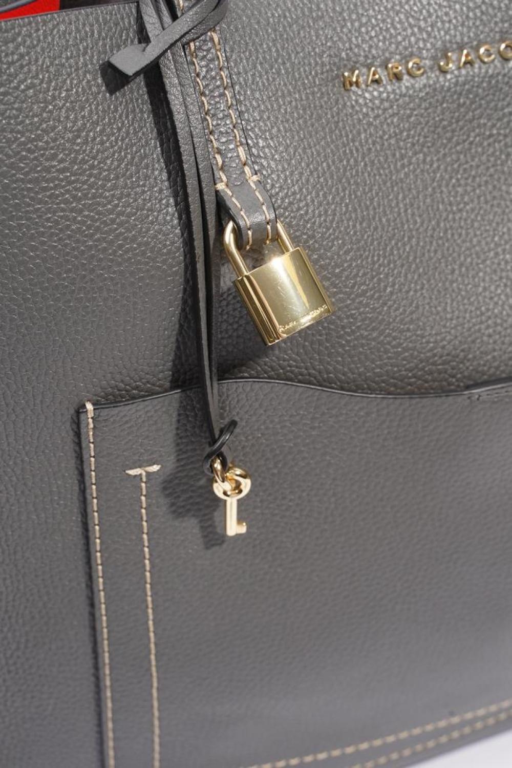 Marc Jacobs Grind T Tote Leather Large