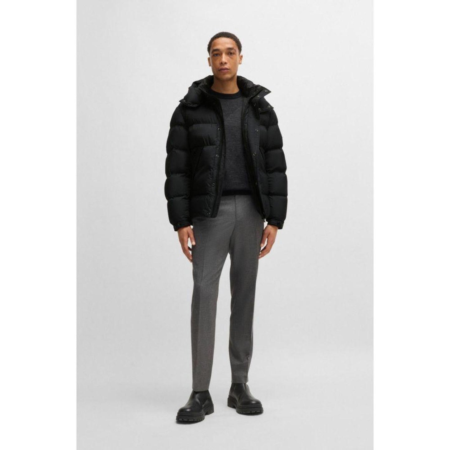 Water-repellent puffer jacket with detachable hood