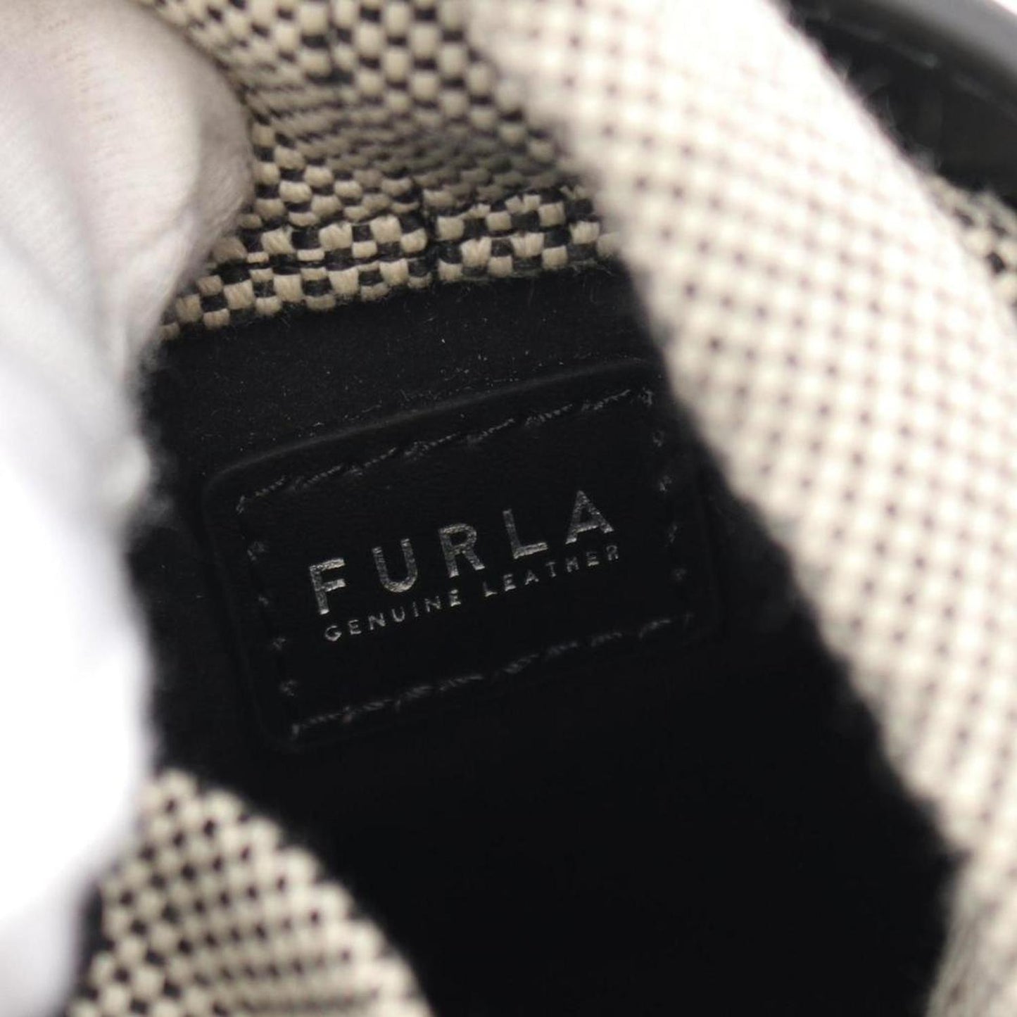 Leather Shoulder Bag (Pre-Owned)