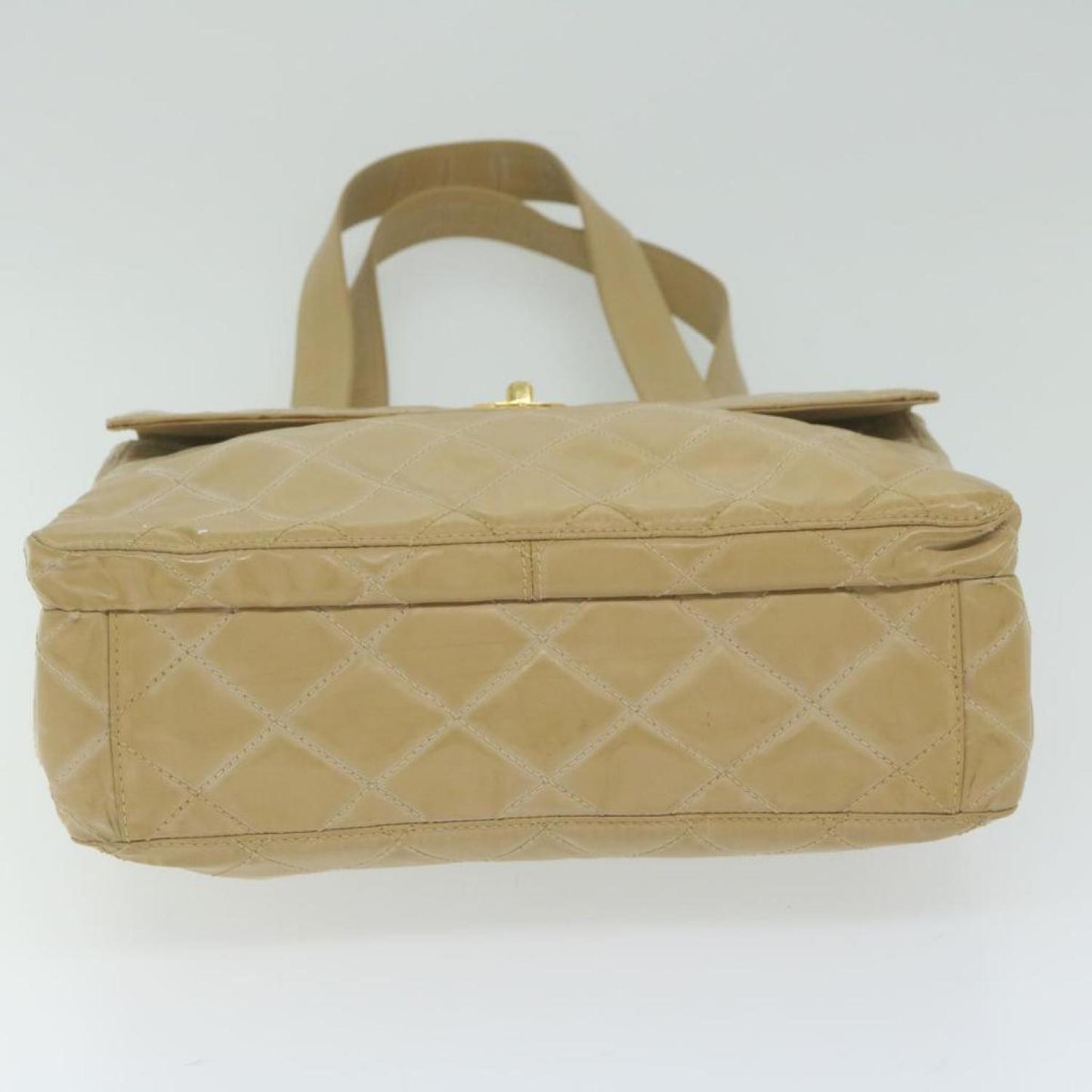 Chanel Matelassé Patent Leather Shoulder Bag (Pre-Owned)