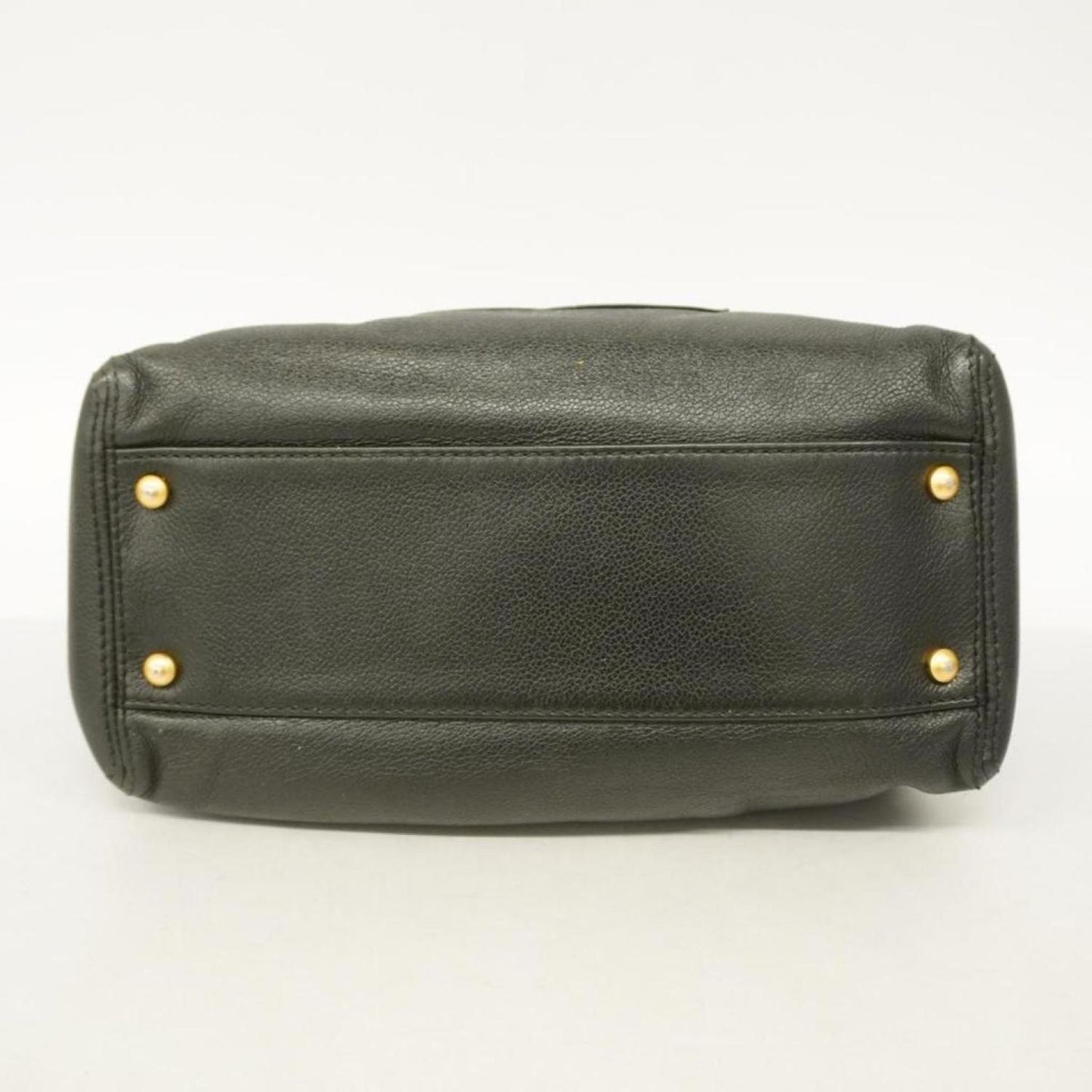 Chanel Leather Shoulder Bag (Pre-Owned)
