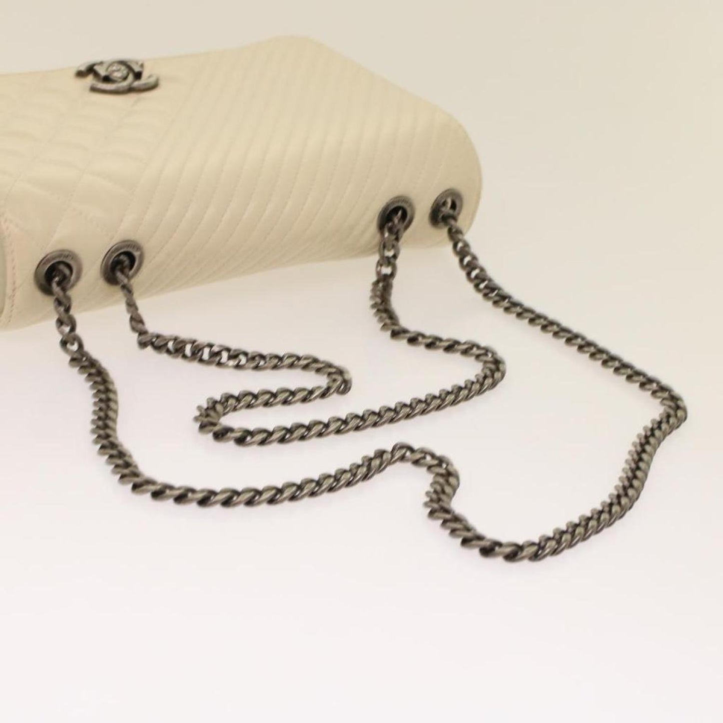 Chanel Coco Boy Leather Shoulder Bag (Pre-Owned)