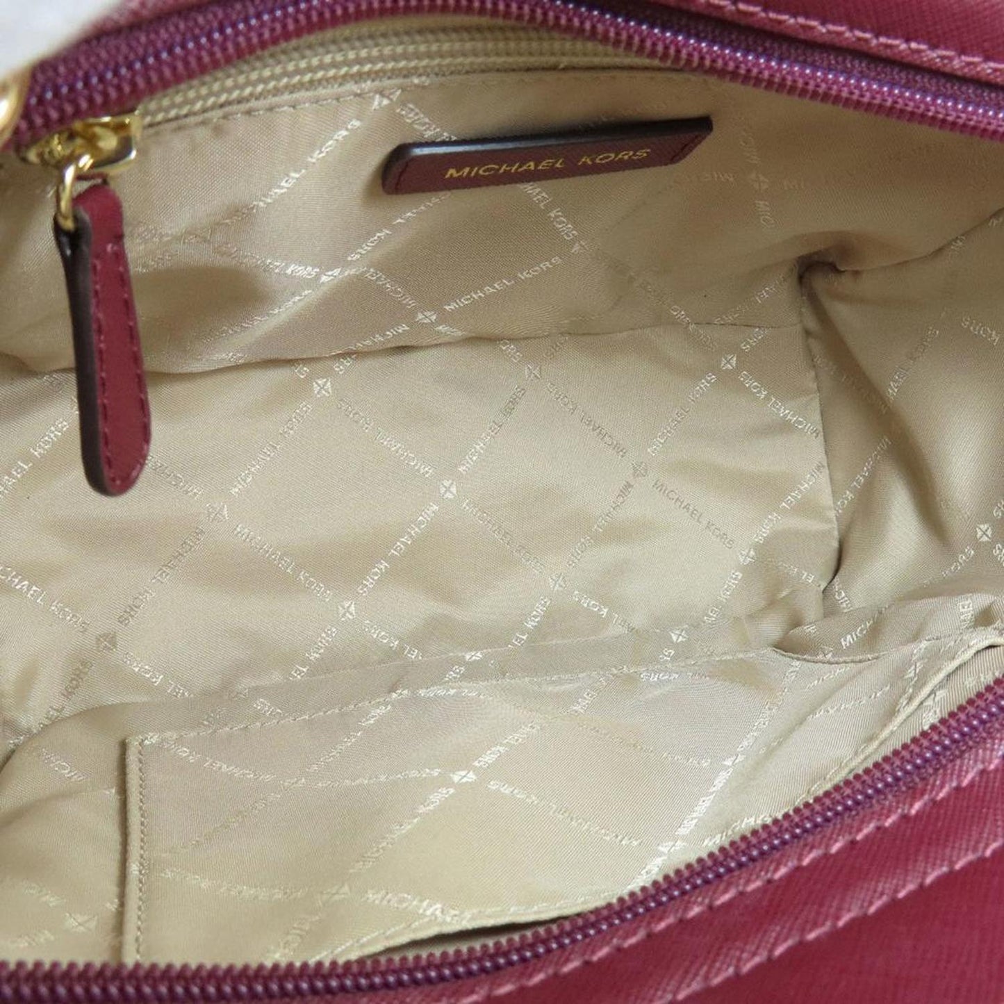 Michael Kors Selma Leather Shoulder Bag (Pre-Owned)