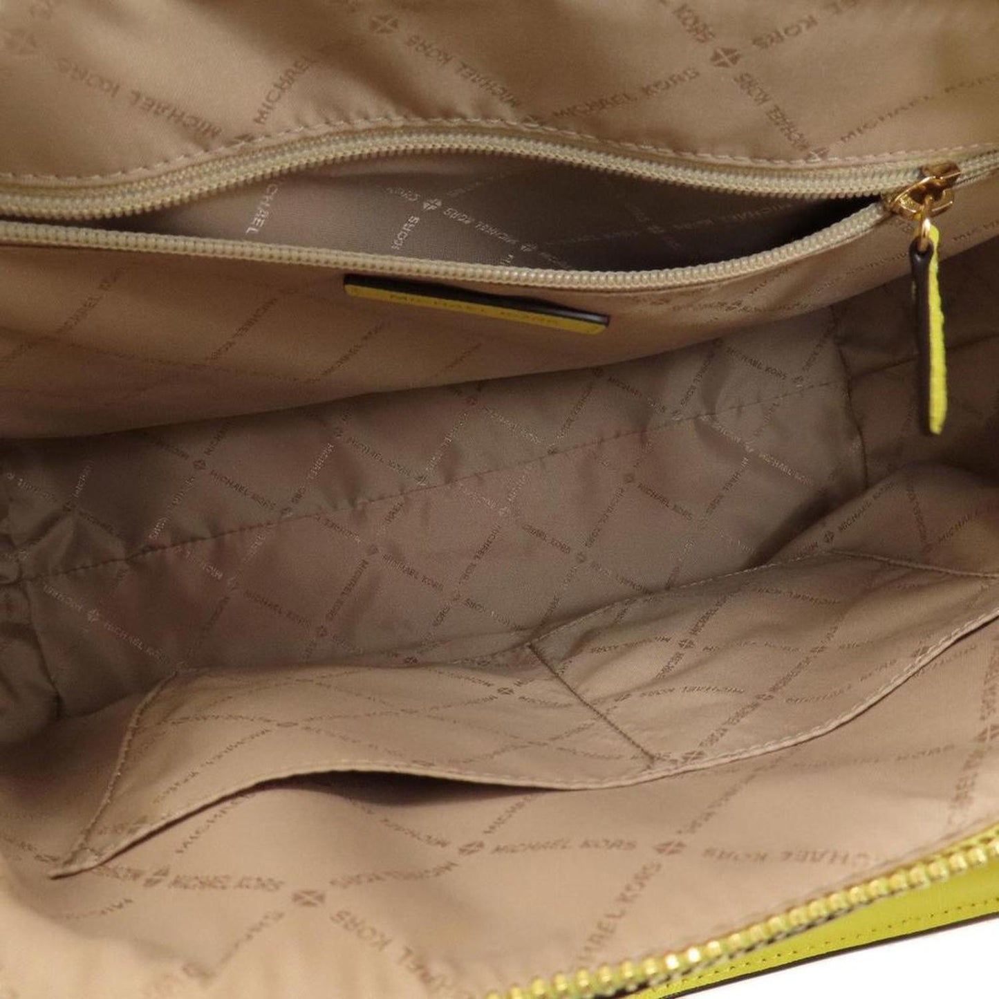 Michael Kors Leather Tote Bag (Pre-Owned)