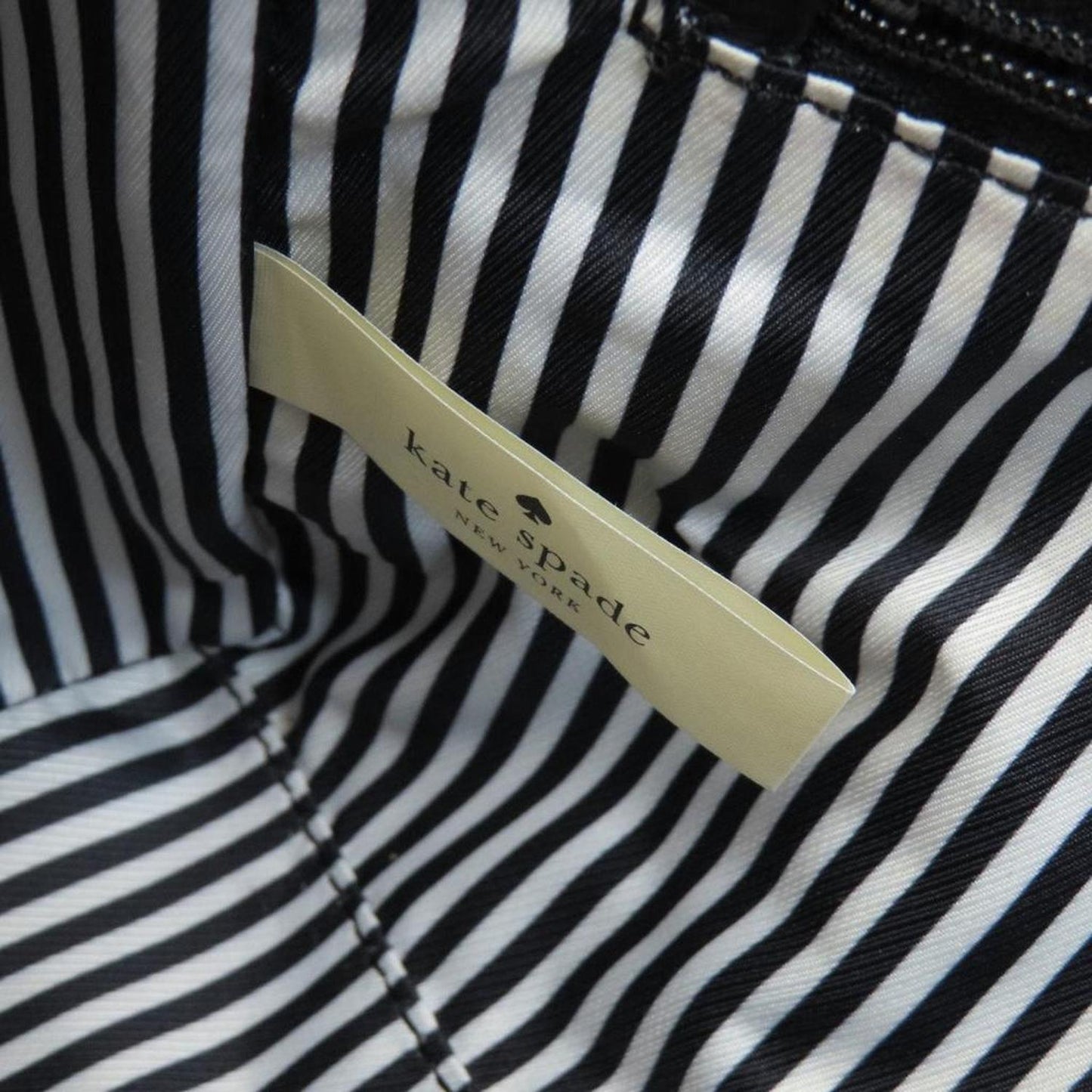 Leather Shoulder Bag (Pre-Owned)