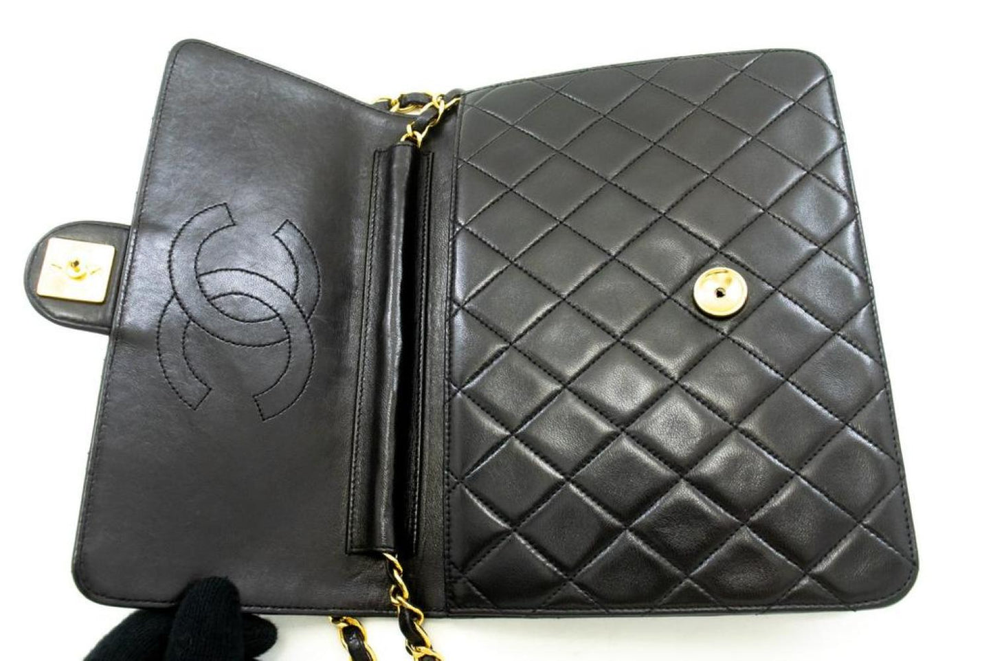 Chanel Flap Bag Leather Shoulder Bag (Pre-Owned)