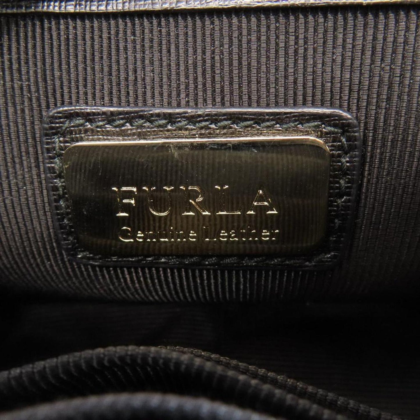 Leather Shoulder Bag (Pre-Owned)