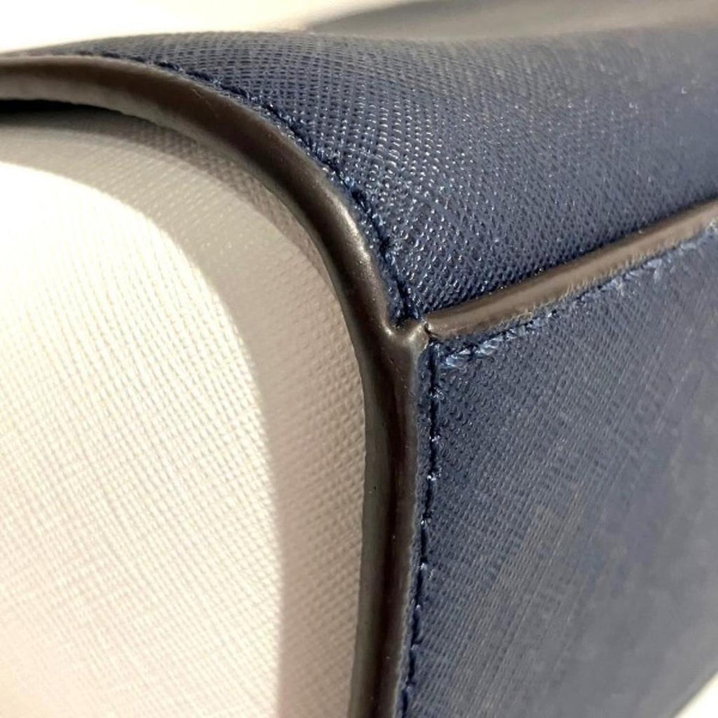 Navy  Leather Shoulder Bag (Pre-Owned)