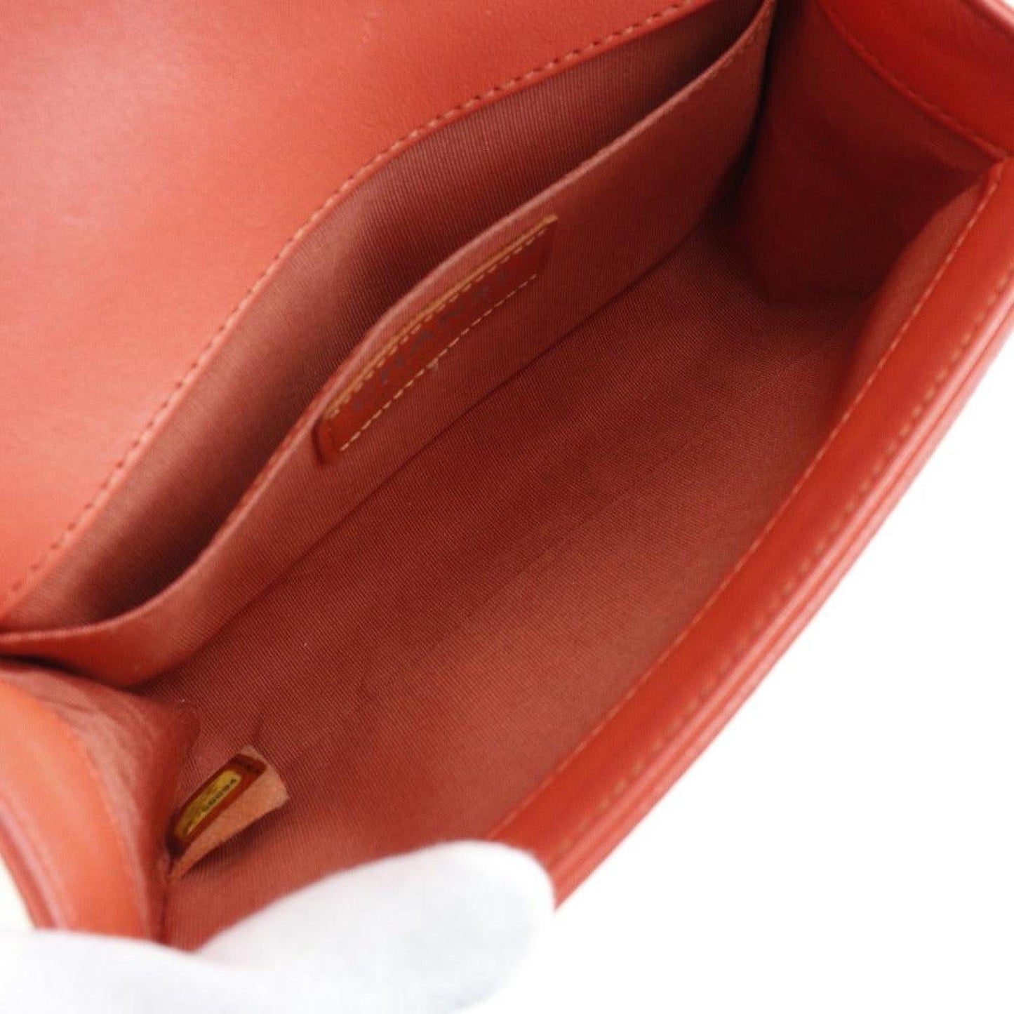Chanel Boy Leather Shoulder Bag (Pre-Owned)