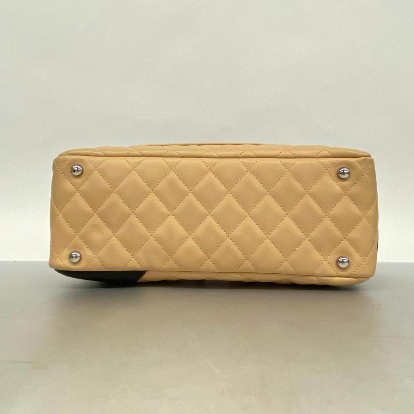 Chanel Leather Shoulder Bag (Pre-Owned)