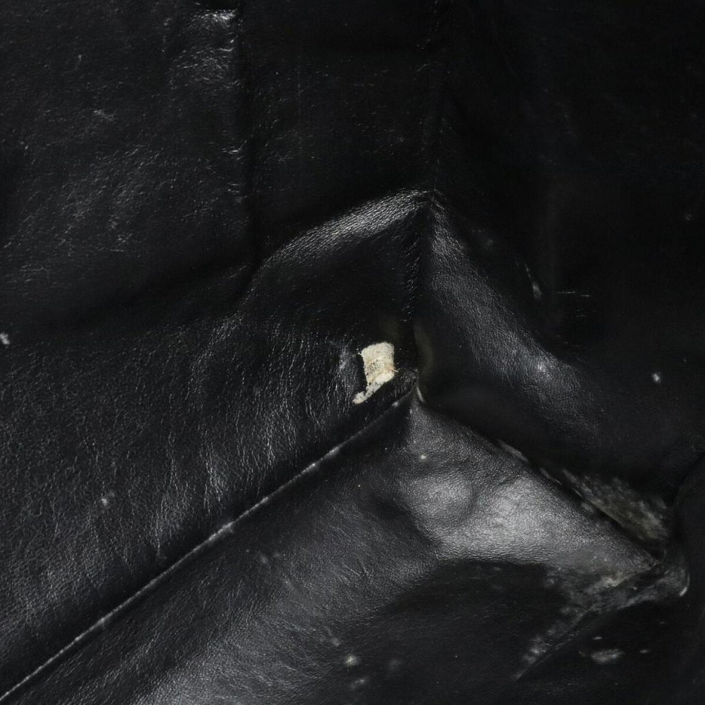 Chanel Jumbo Leather Tote Bag (Pre-Owned)