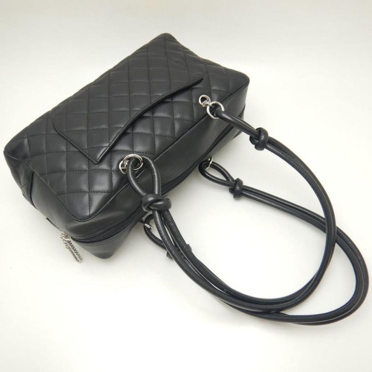 Chanel Leather Shoulder Bag (Pre-Owned)