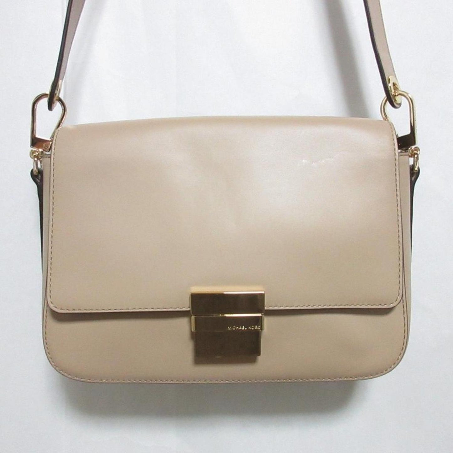 Leather Shoulder Bag (Pre-Owned)