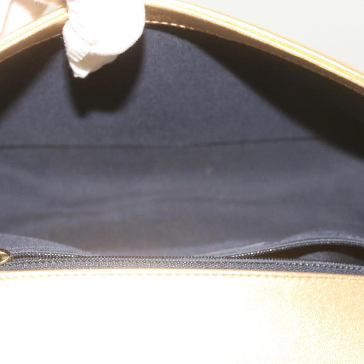 Chanel Boy Leather Shoulder Bag (Pre-Owned)