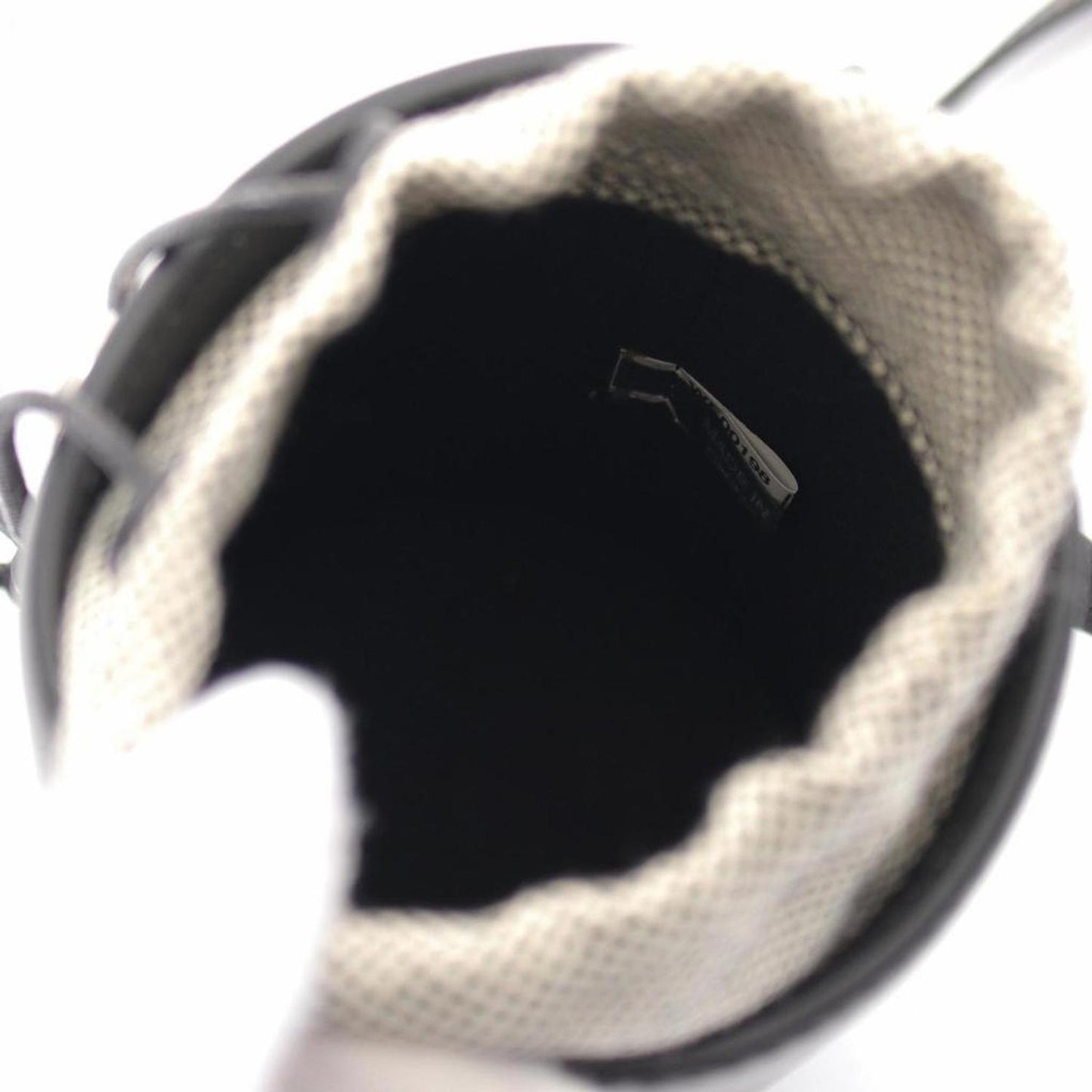 Leather Shoulder Bag (Pre-Owned)