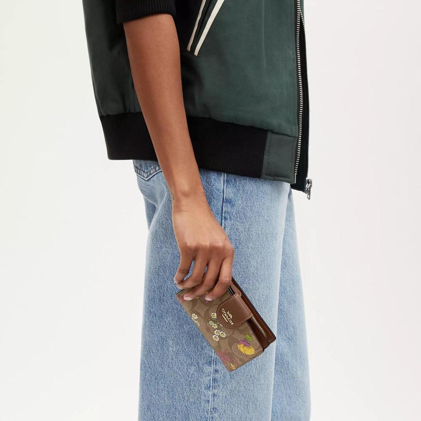 Coach Outlet Medium Corner Zip Wallet In Signature Canvas With Floral Print