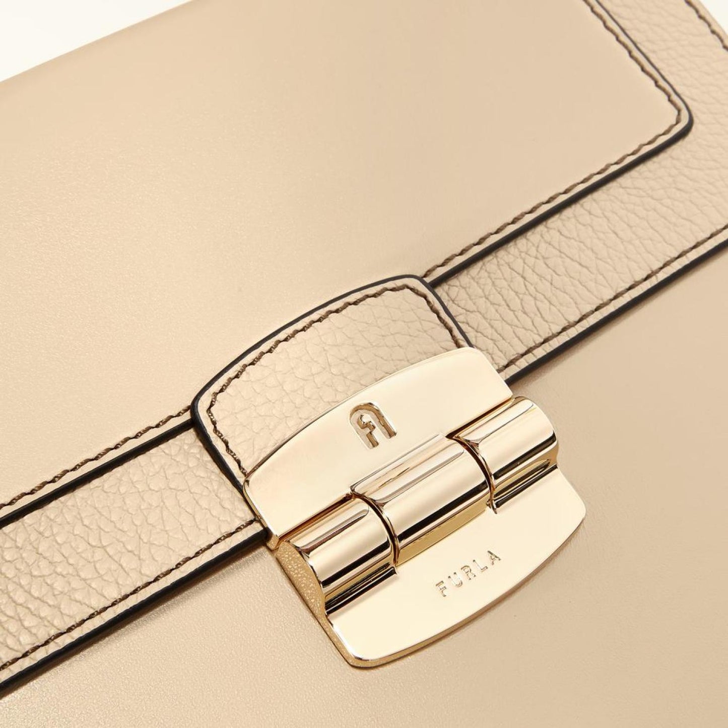 Furla Club 2