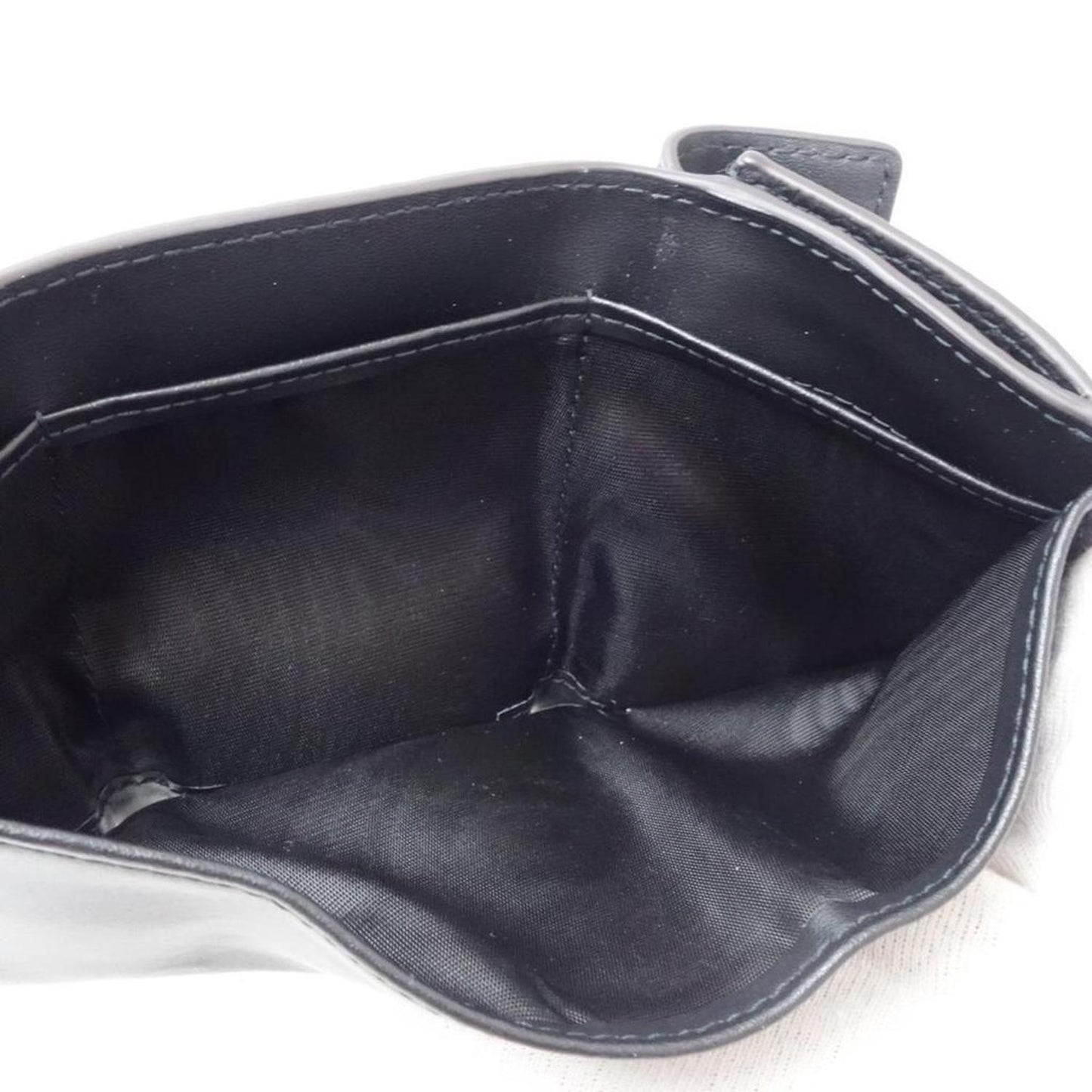 Leather Wallet (Bi-Fold) (Pre-Owned)
