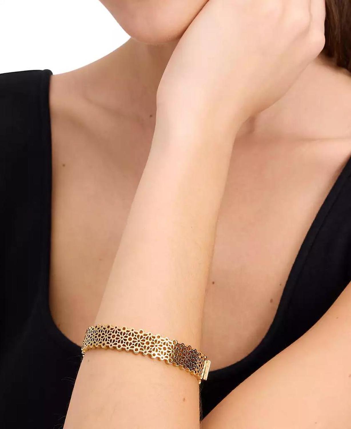 Gold-Tone Spade Flower Lace Thin Bangle Bracelet