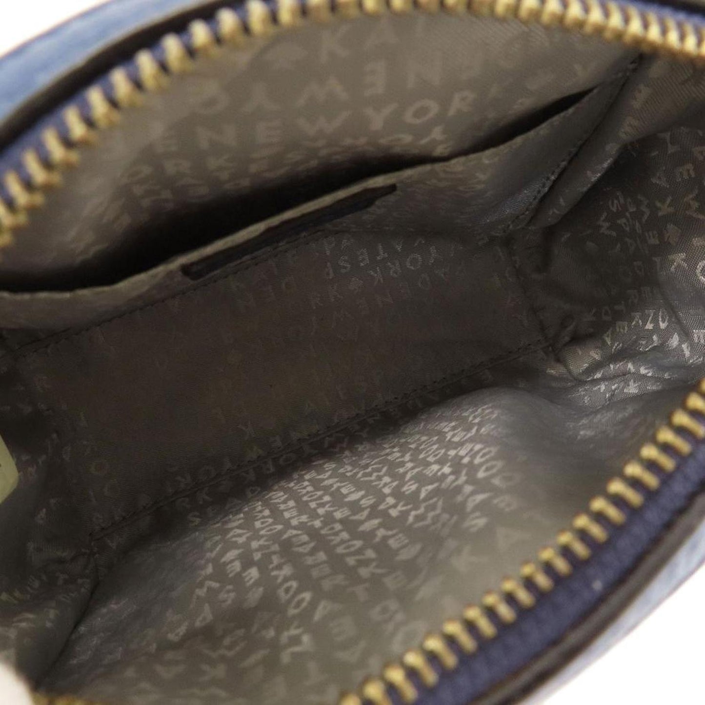 Leather Shoulder Bag (Pre-Owned)