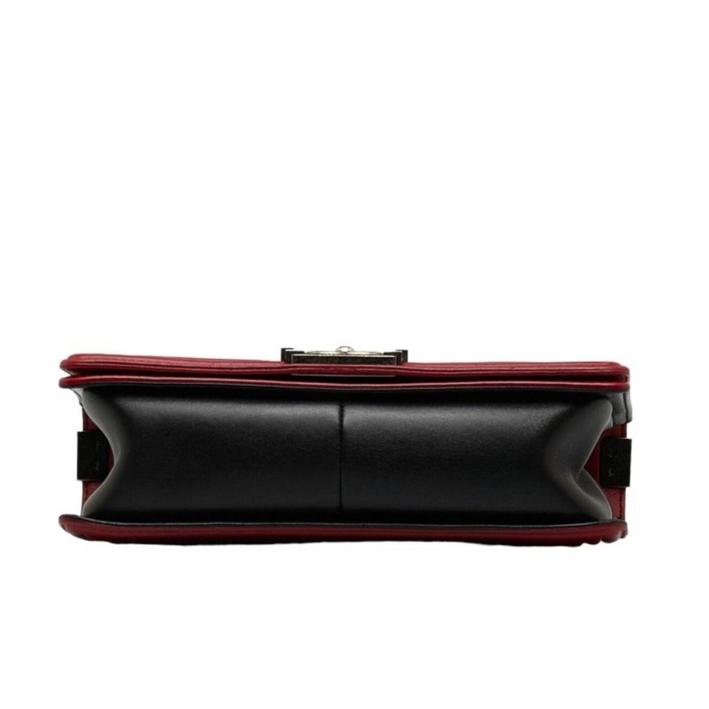 Chanel Boy Leather Shoulder Bag (Pre-Owned)