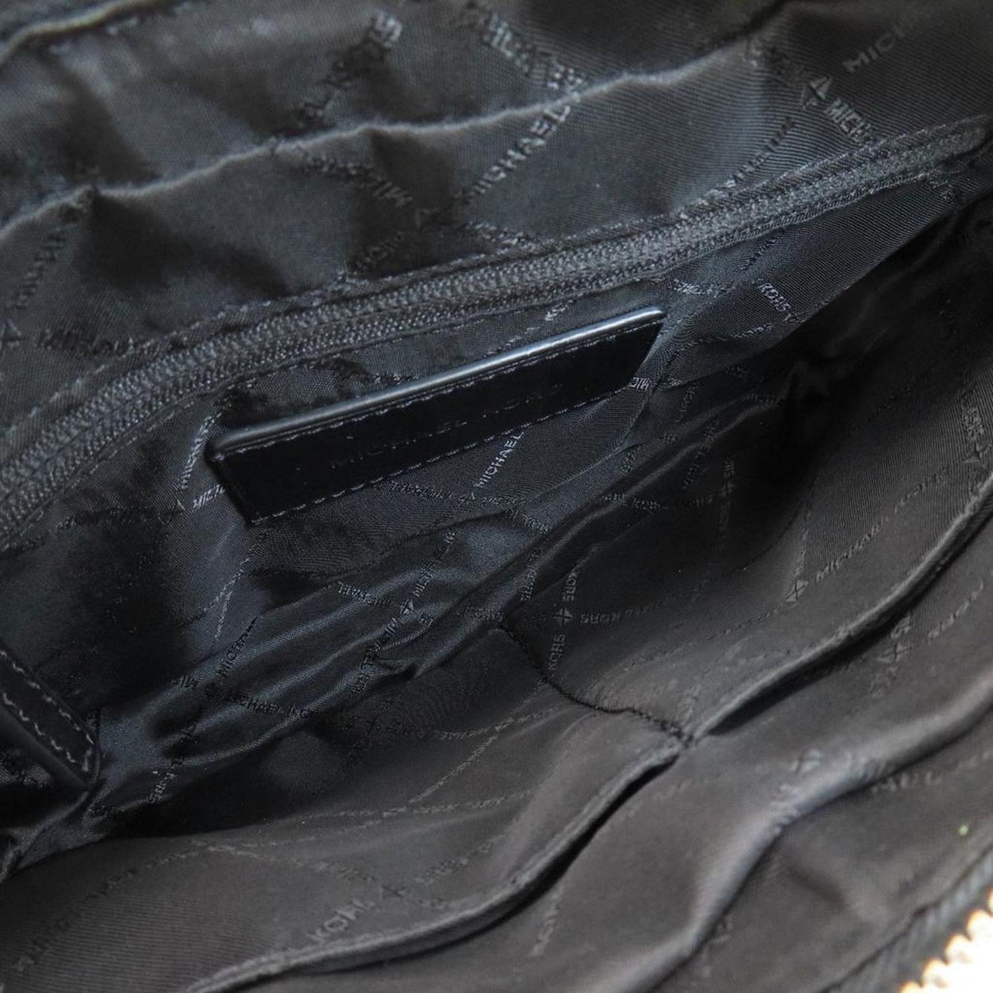 Leather Shoulder Bag (Pre-Owned)