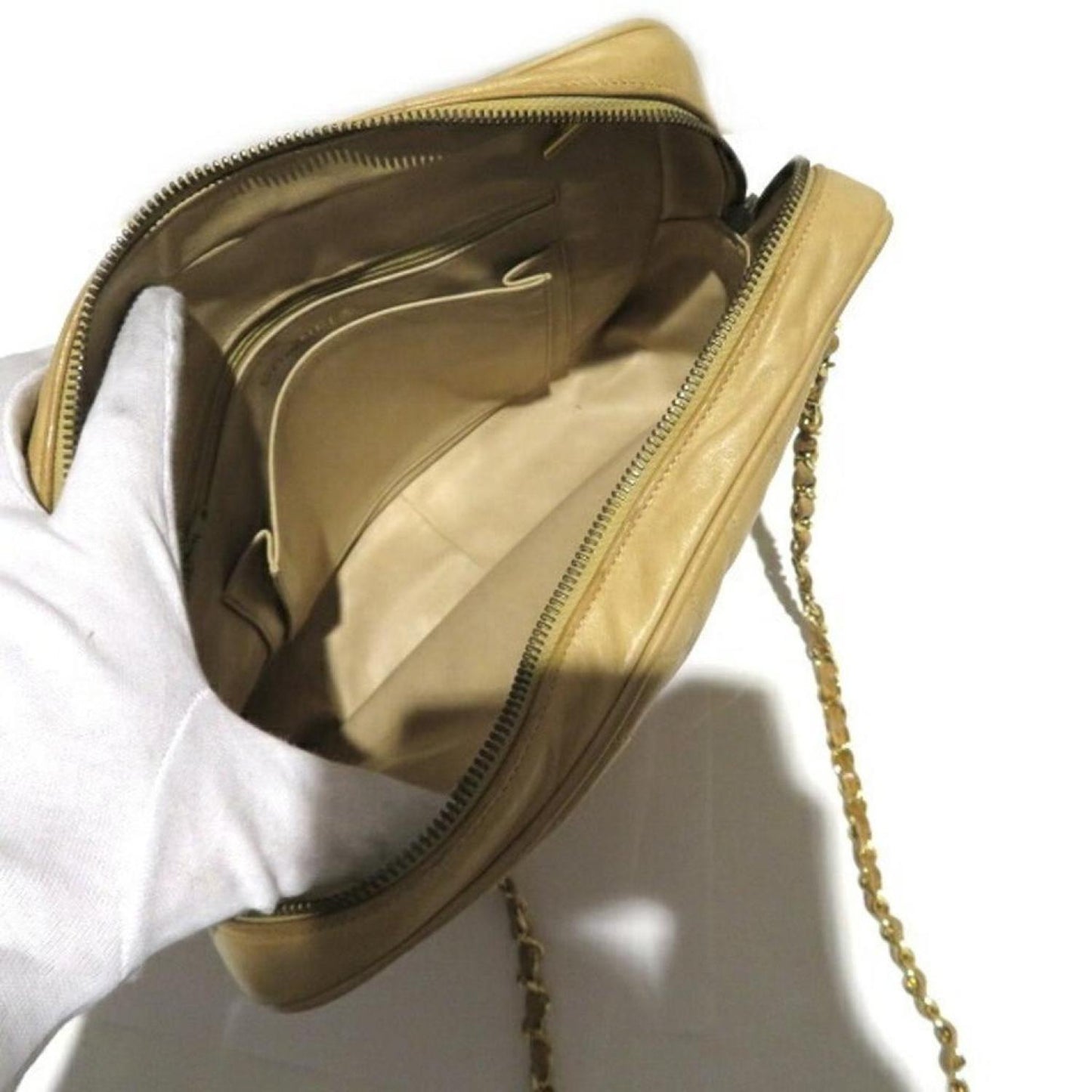Chanel Matrasse Leather Shoulder Bag (Pre-Owned)