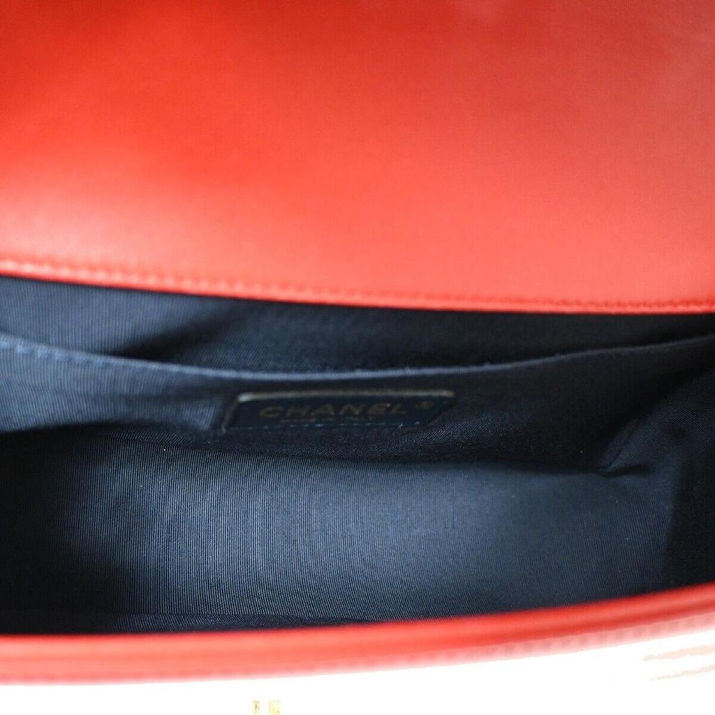 Chanel Boy Leather Shoulder Bag (Pre-Owned)