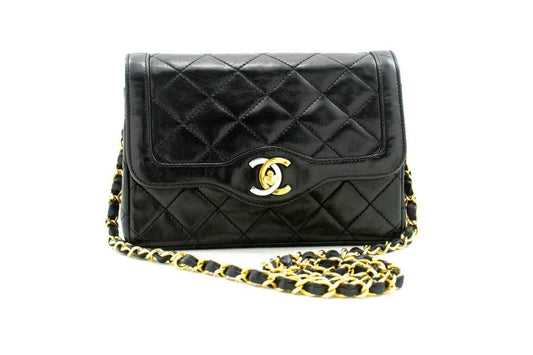 Chanel Leather Shoulder Bag (Pre-Owned)