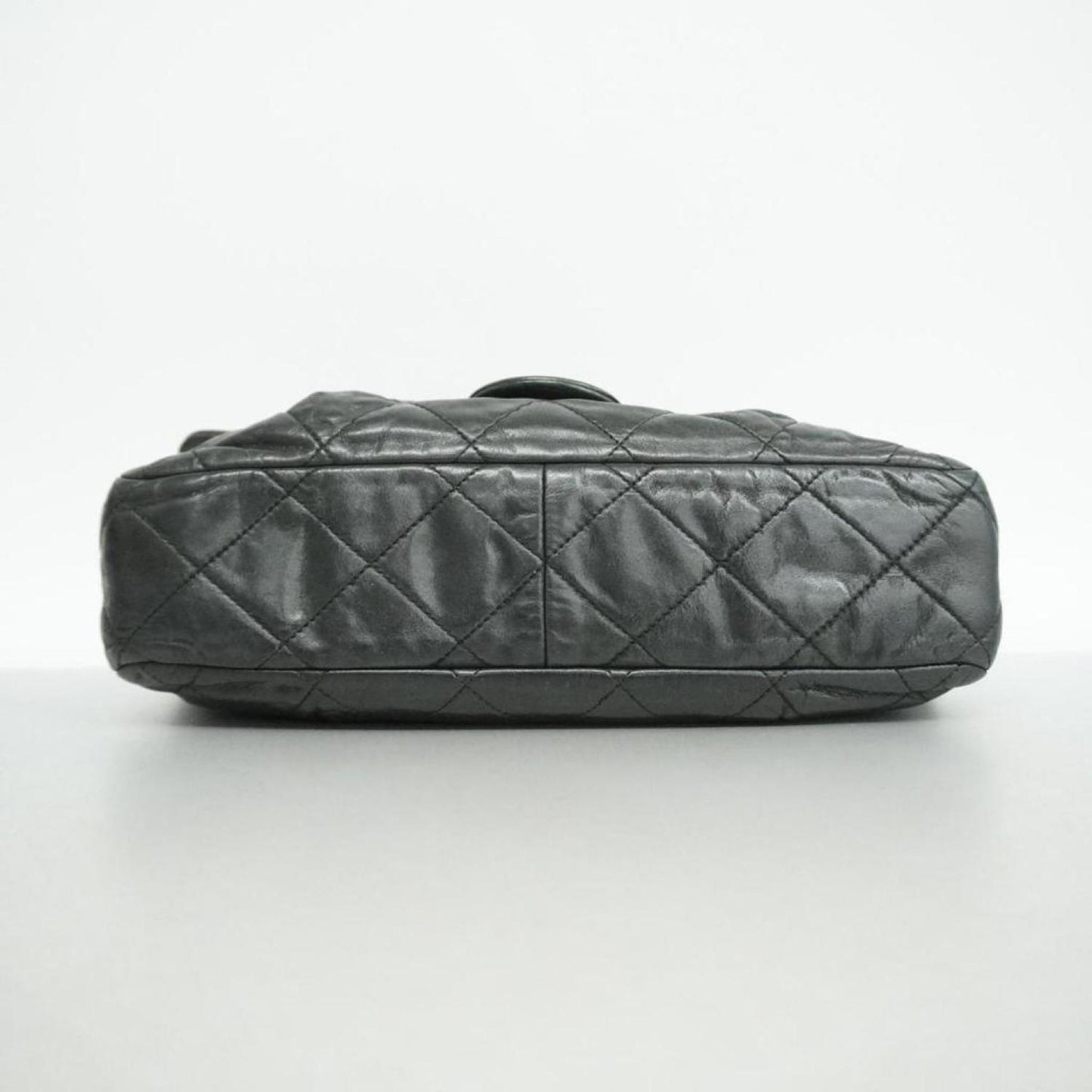 Chanel Matelassé Leather Shoulder Bag (Pre-Owned)