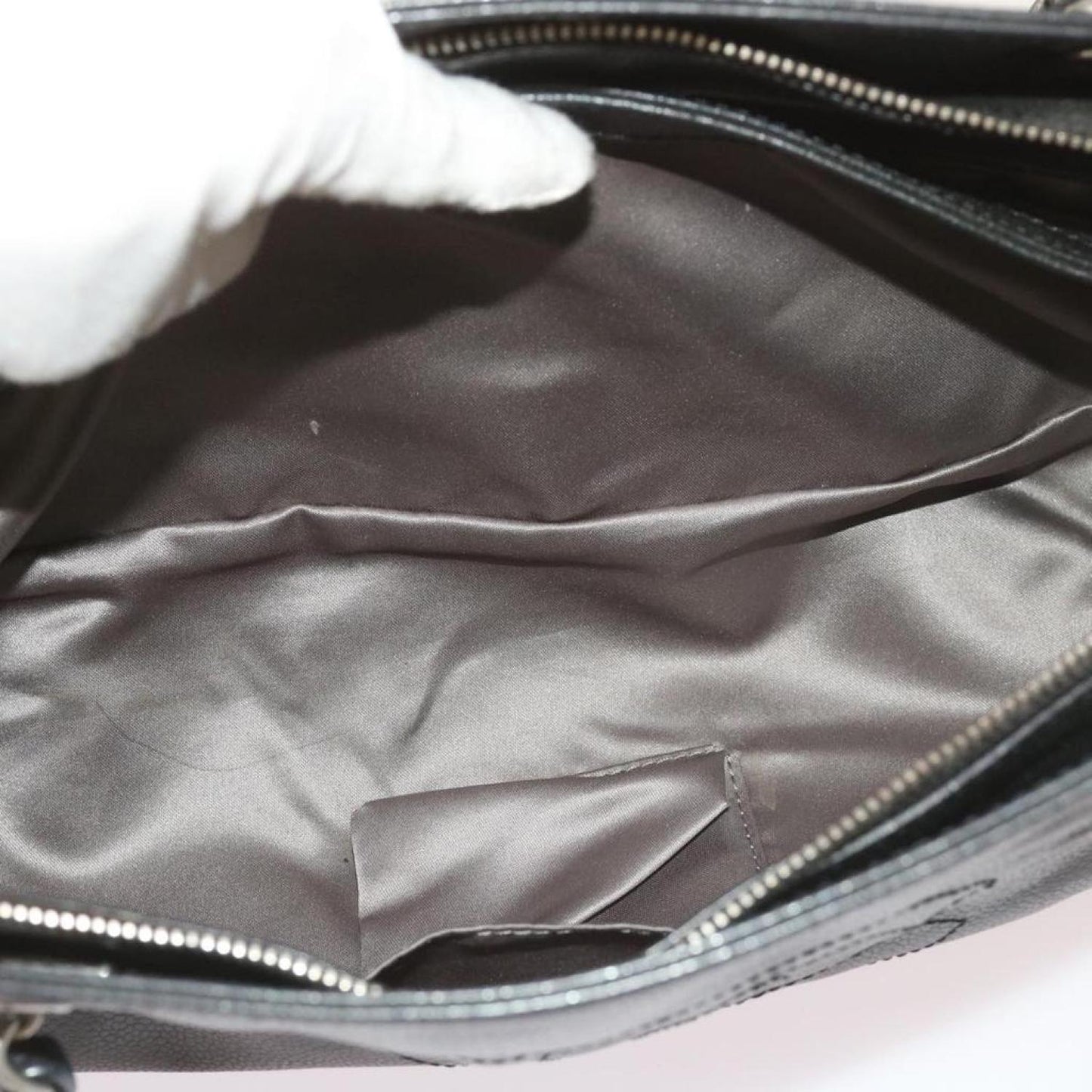 Chanel Cc Leather Shoulder Bag (Pre-Owned)
