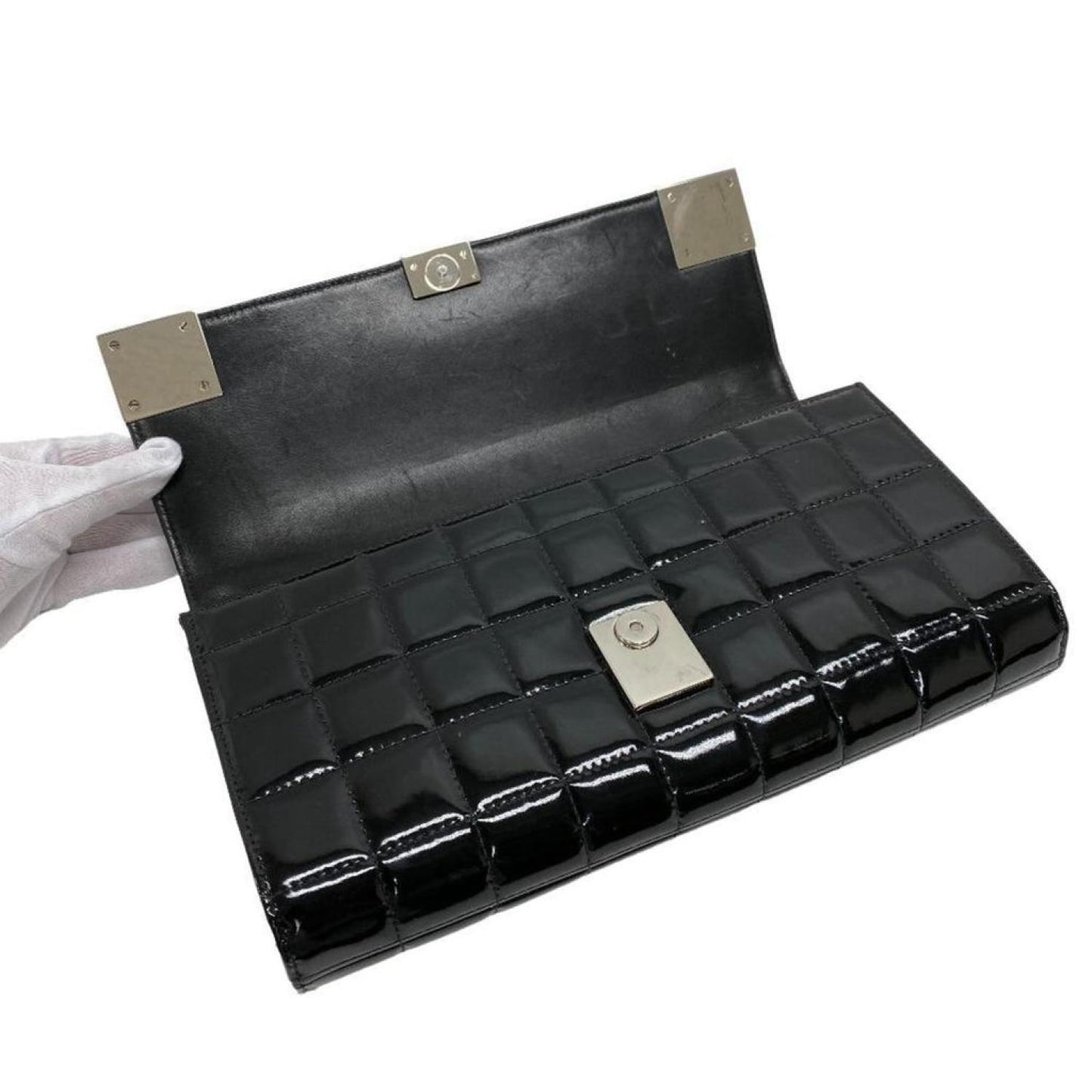 Chanel Chocolate Bar Patent Leather Shoulder Bag (Pre-Owned)