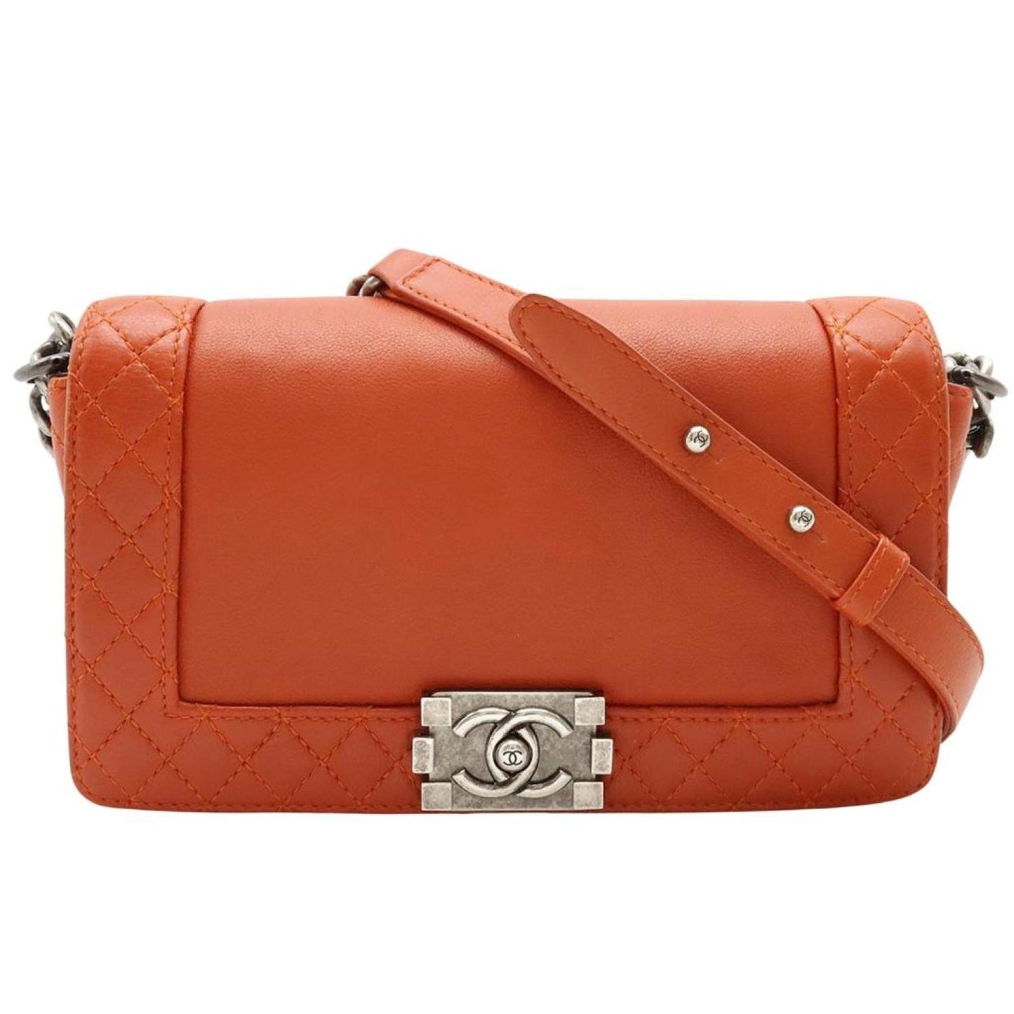Chanel Boy Leather Shoulder Bag (Pre-Owned)