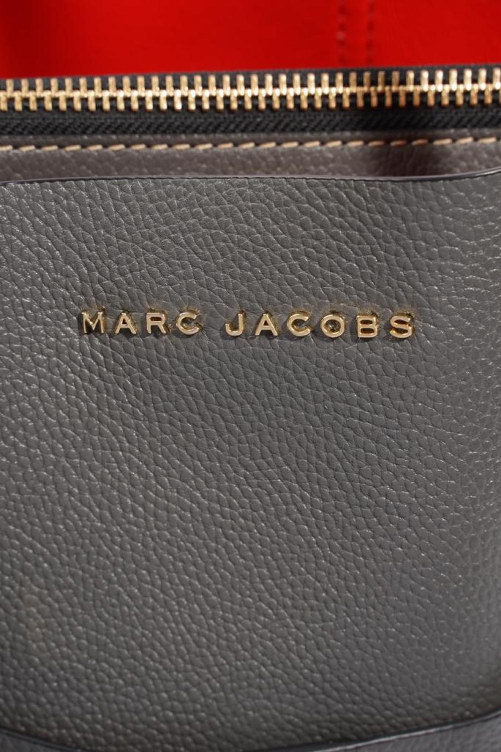 Marc Jacobs Grind T Tote Leather Large