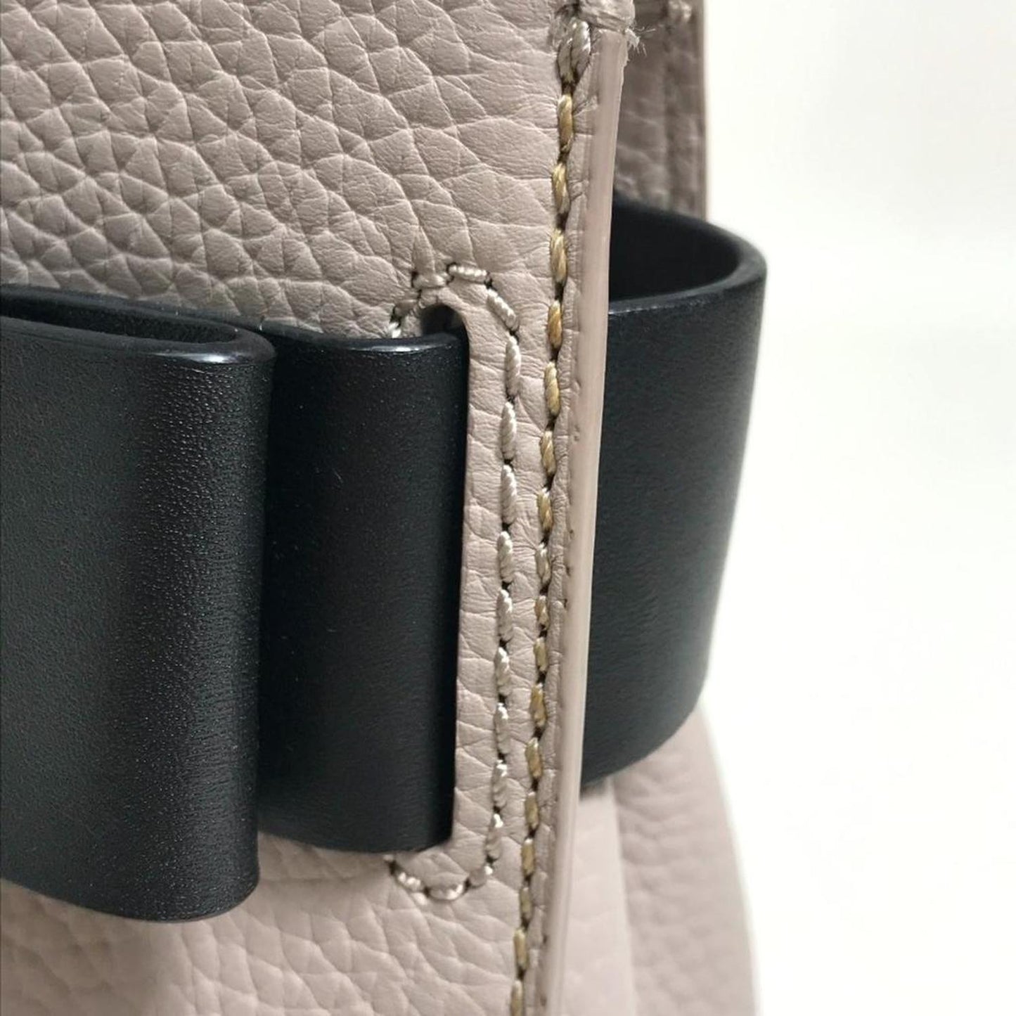 Leather Handbag (Pre-Owned)