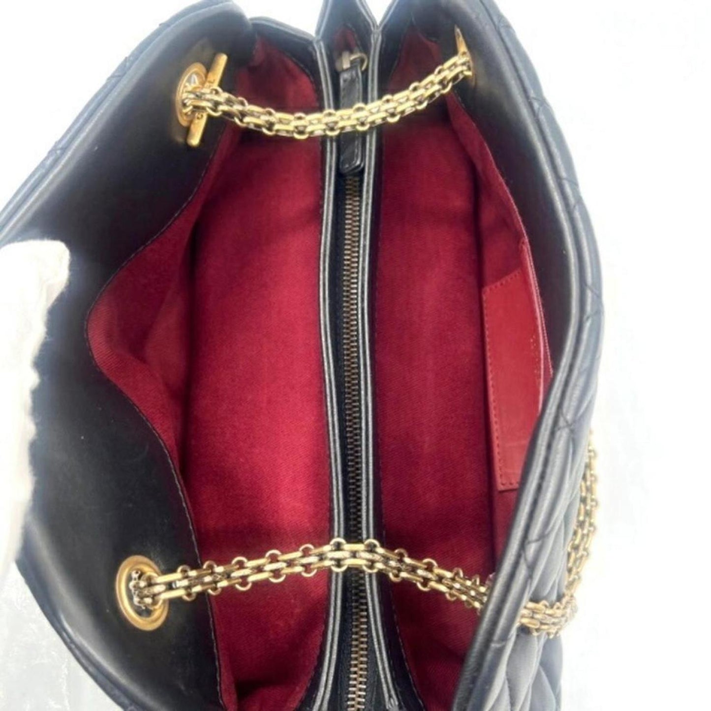 Chanel Leather Shoulder Bag (Pre-Owned)