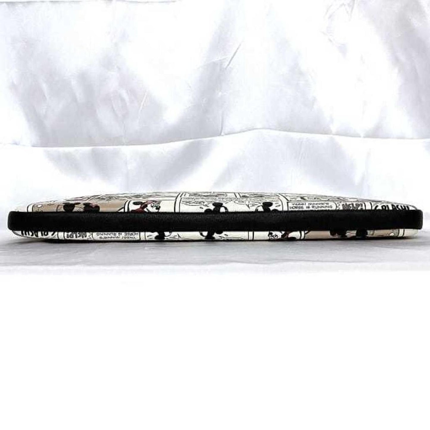 Leather Clutch Bag (Pre-Owned)