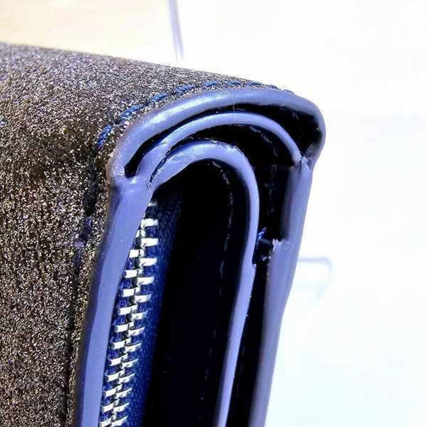 Leather Wallet (Bi-Fold) (Pre-Owned)