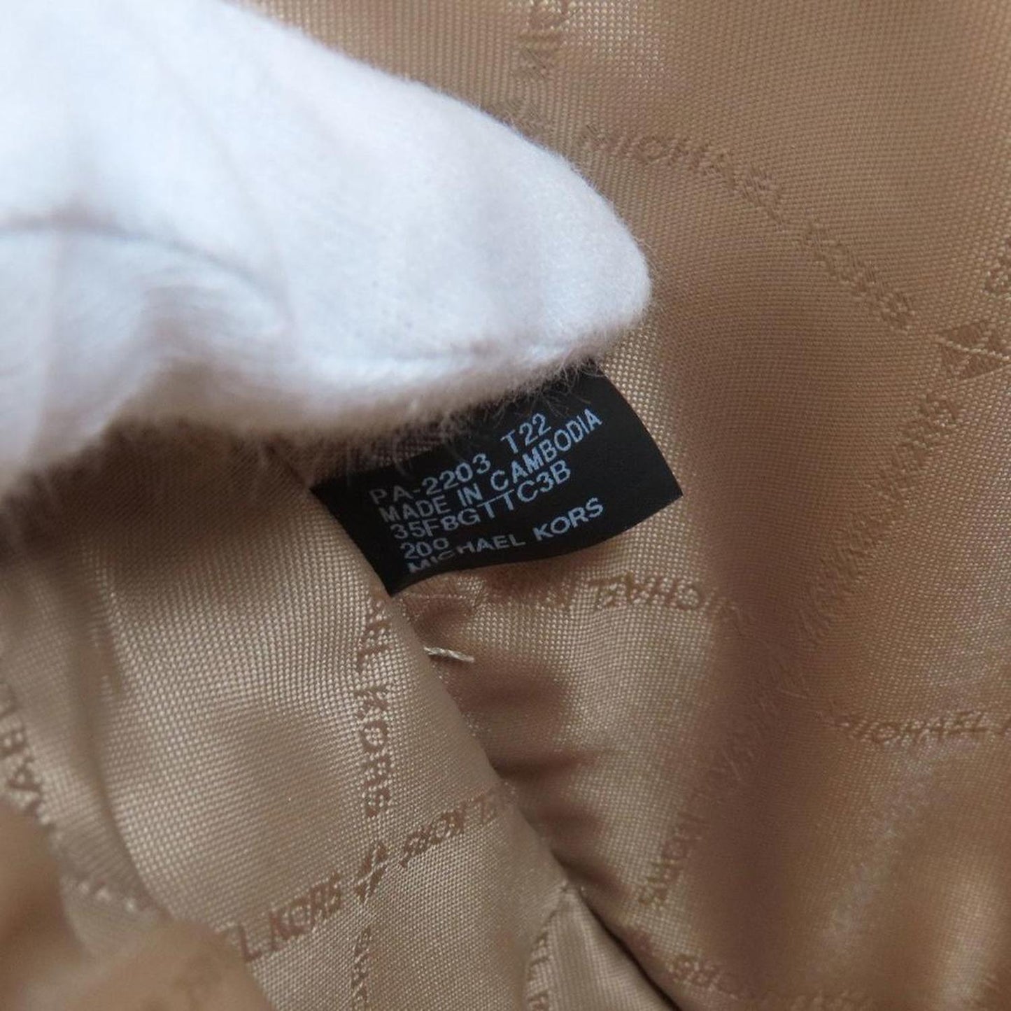Michael Kors Jet Set Canvas Shoulder Bag (Pre-Owned)