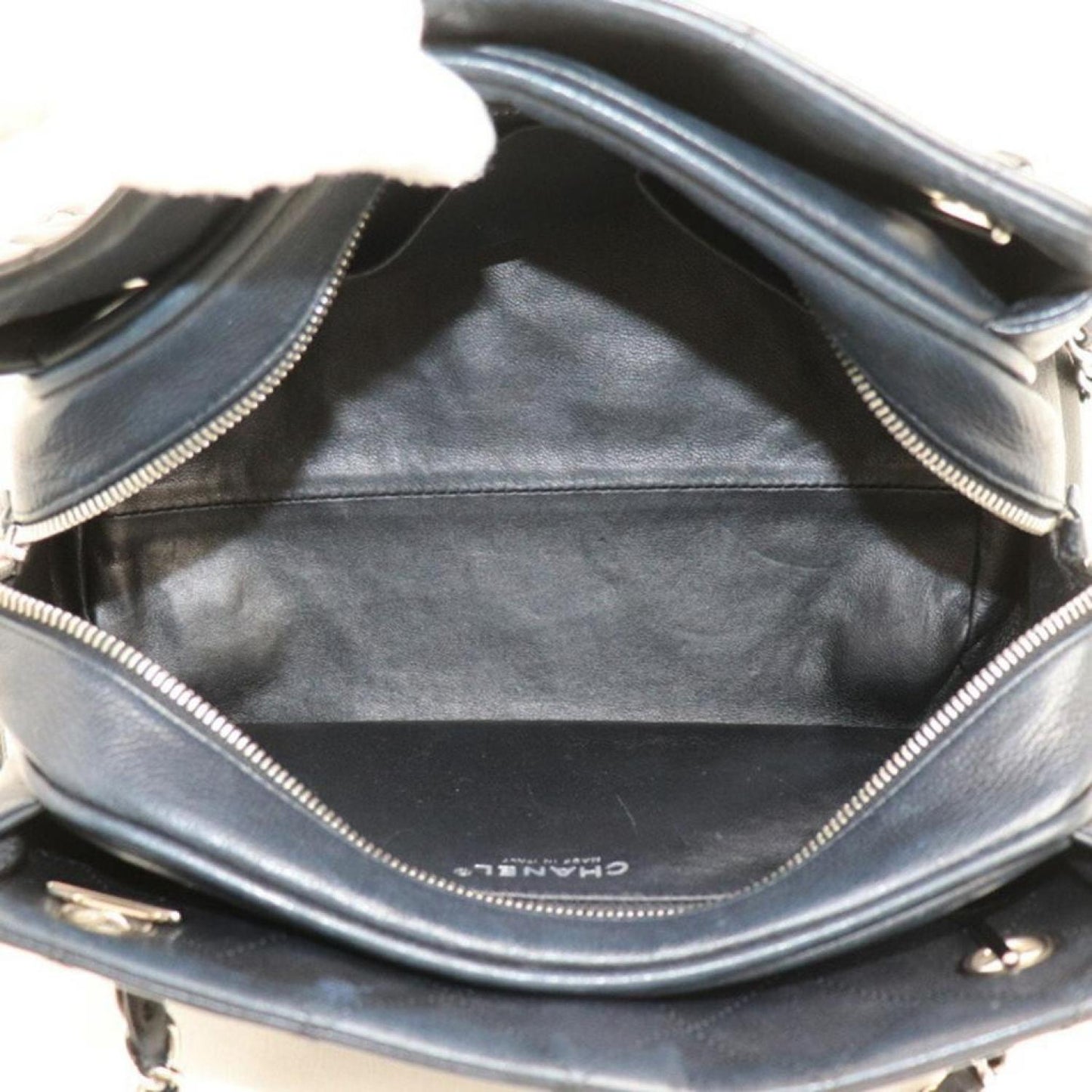 Chanel Matelassé Leather Tote Bag (Pre-Owned)