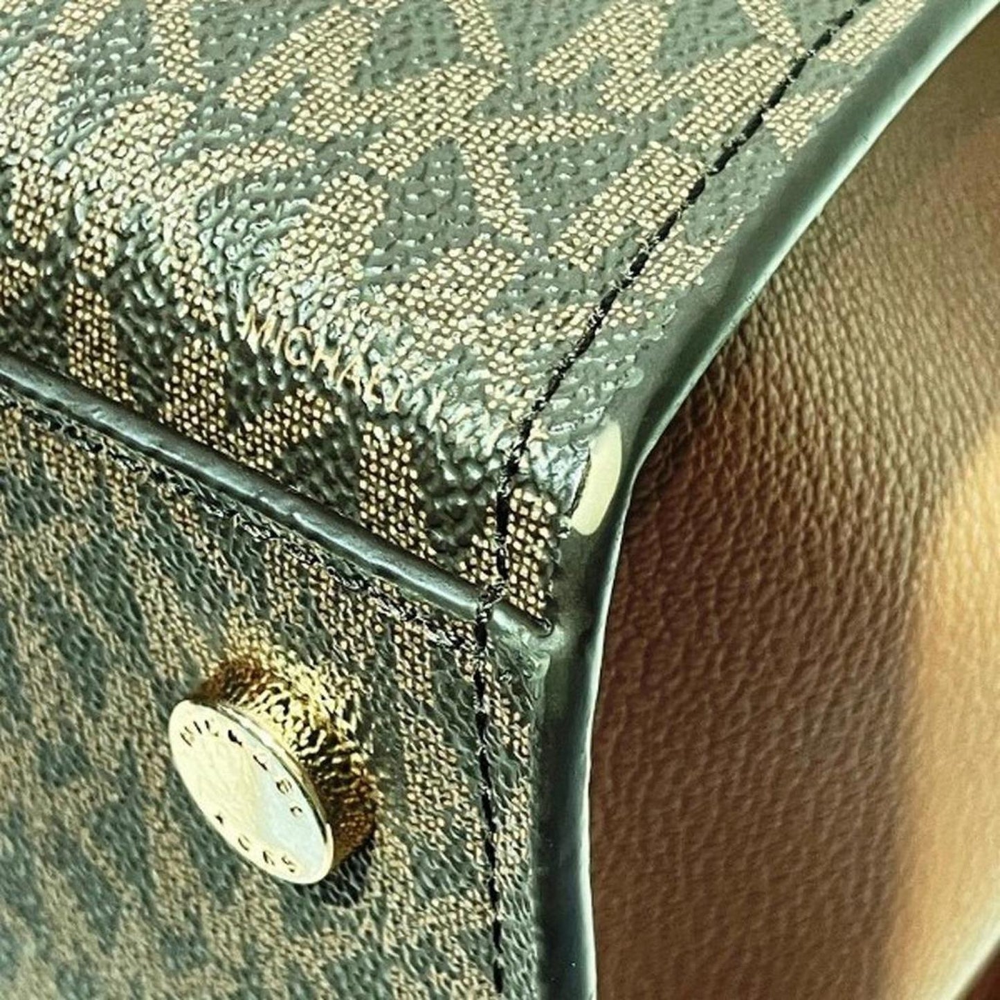 Pvc Handbag Shoulder Bag (Pre-Owned)