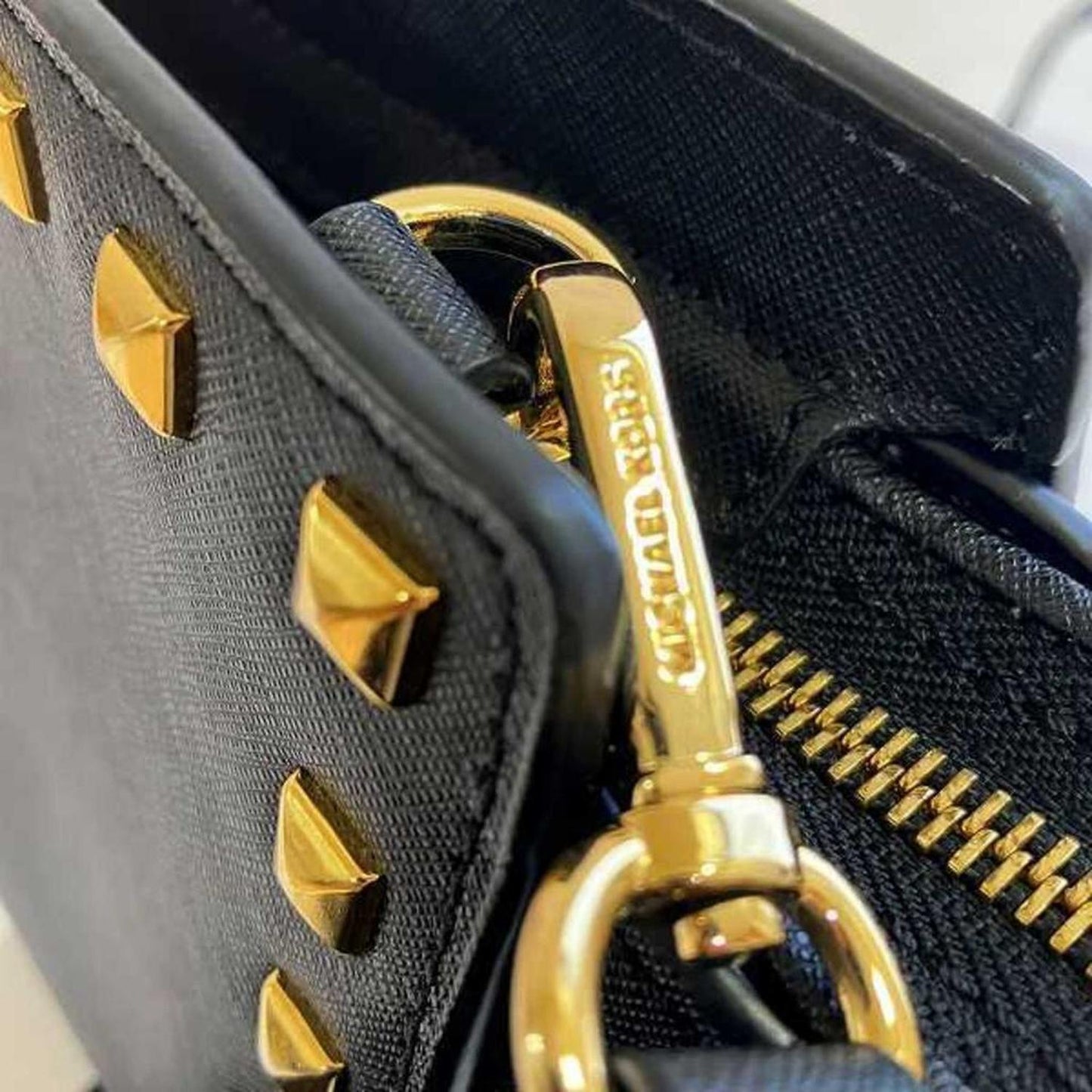 Michael Kors Selma Leather Shoulder Bag (Pre-Owned)