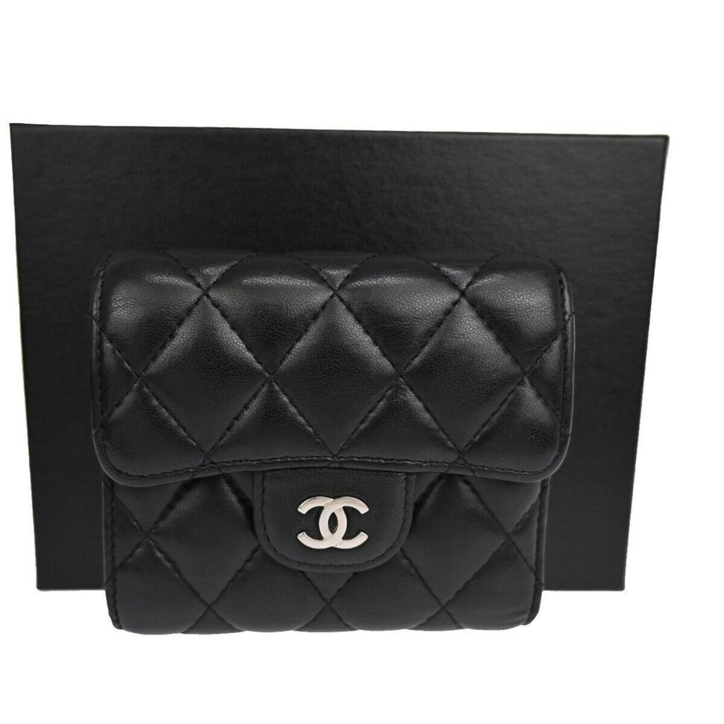 Chanel Classic Flap Leather Wallet (Pre-Owned)