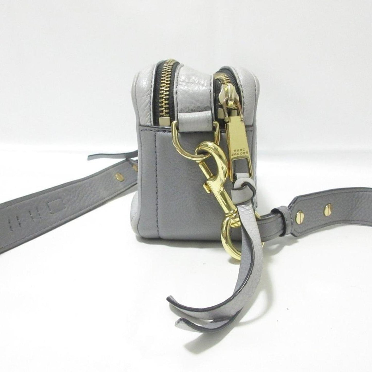 Leather Shoulder Bag (Pre-Owned)