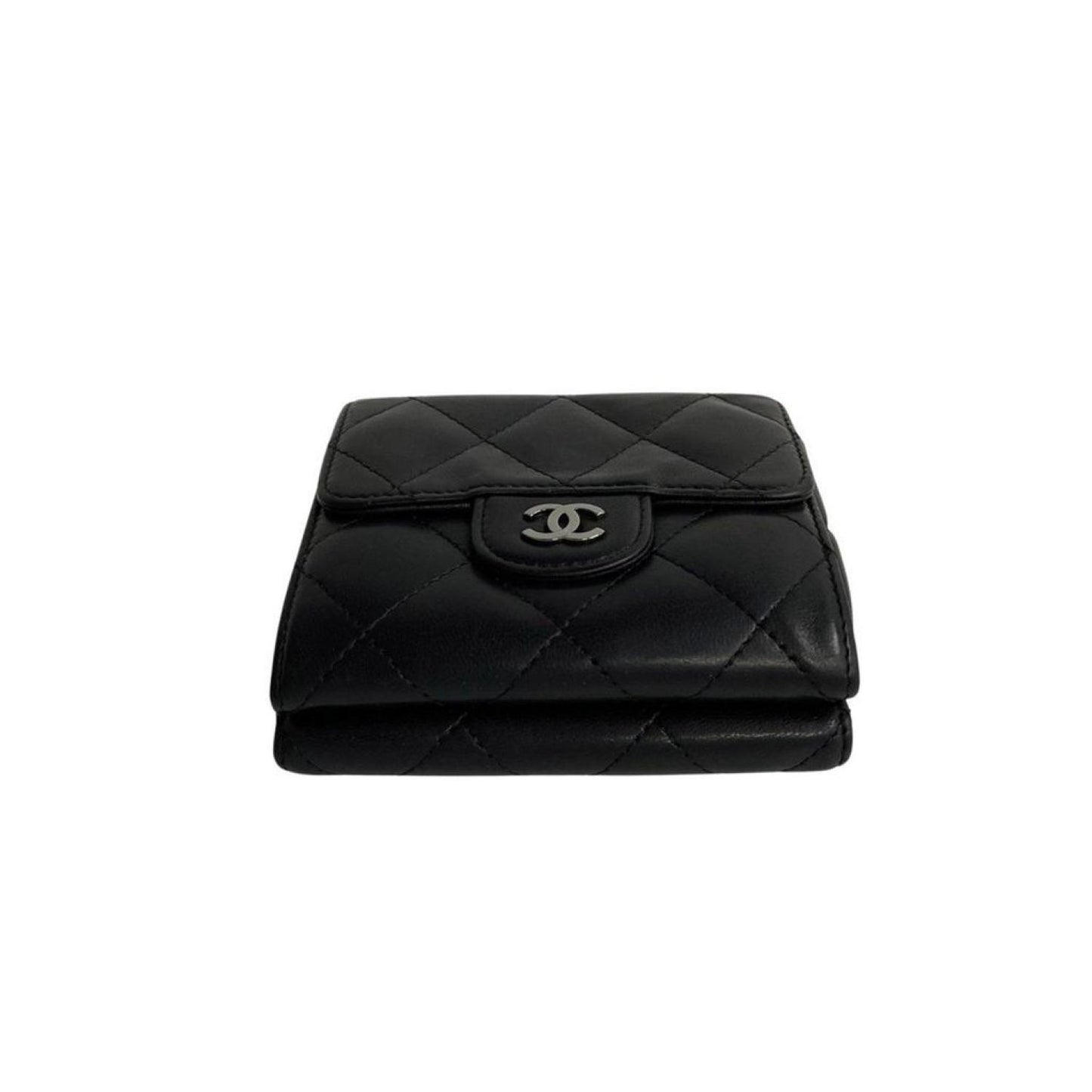 Chanel Matelassé Leather Wallet (Pre-Owned)