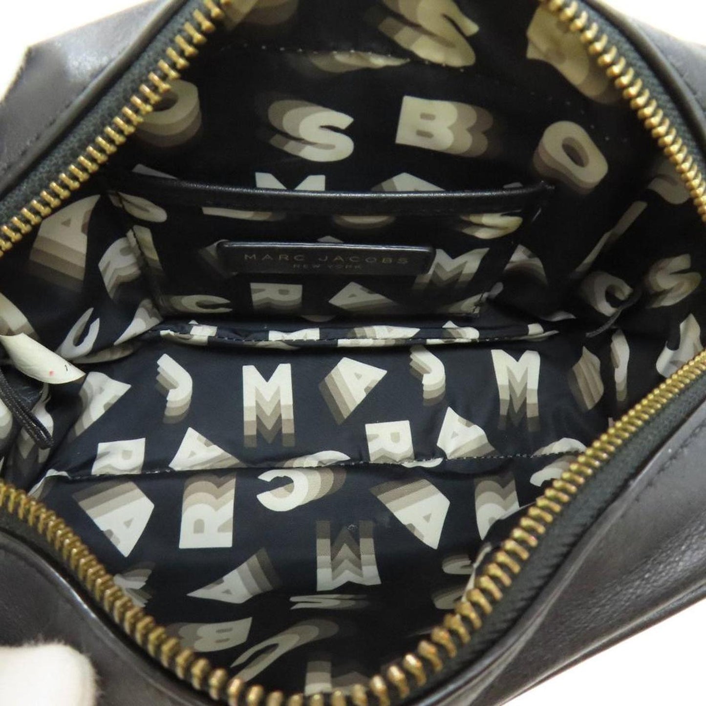 Leather Shoulder Bag (Pre-Owned)