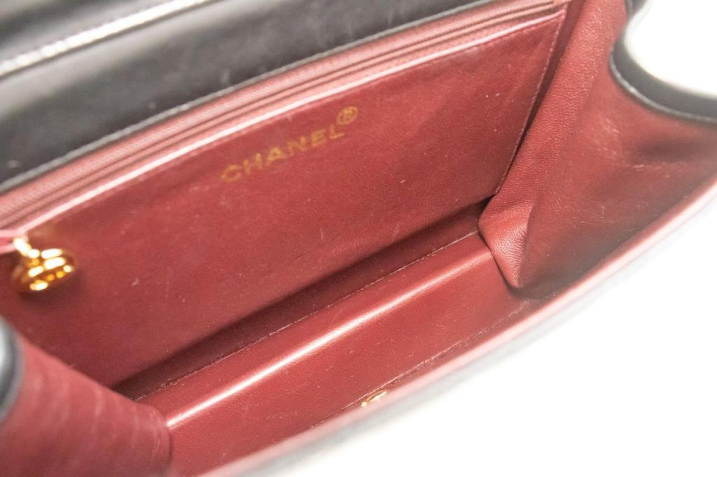 Chanel Quilted Leather Shoulder Bag (Pre-Owned)