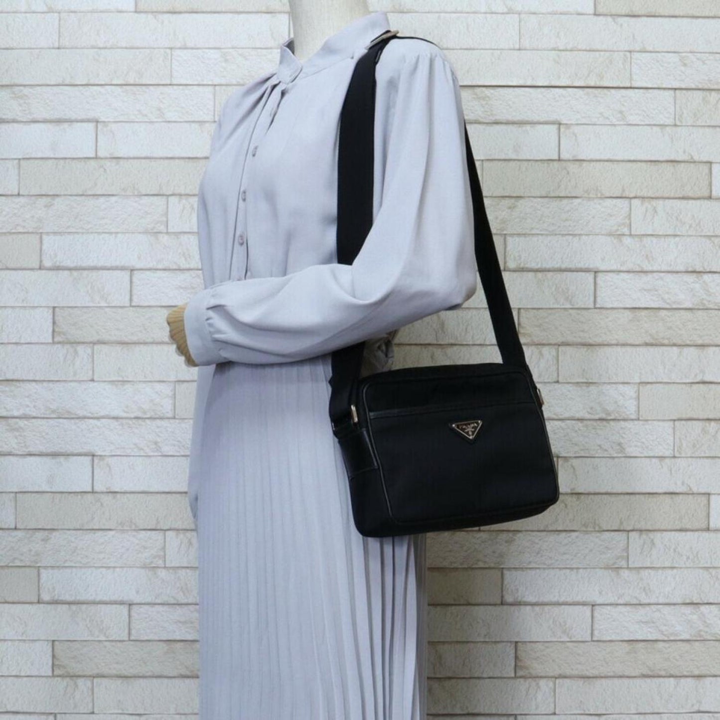 Prada Tessuto Synthetic Shoulder Bag (Pre-Owned)