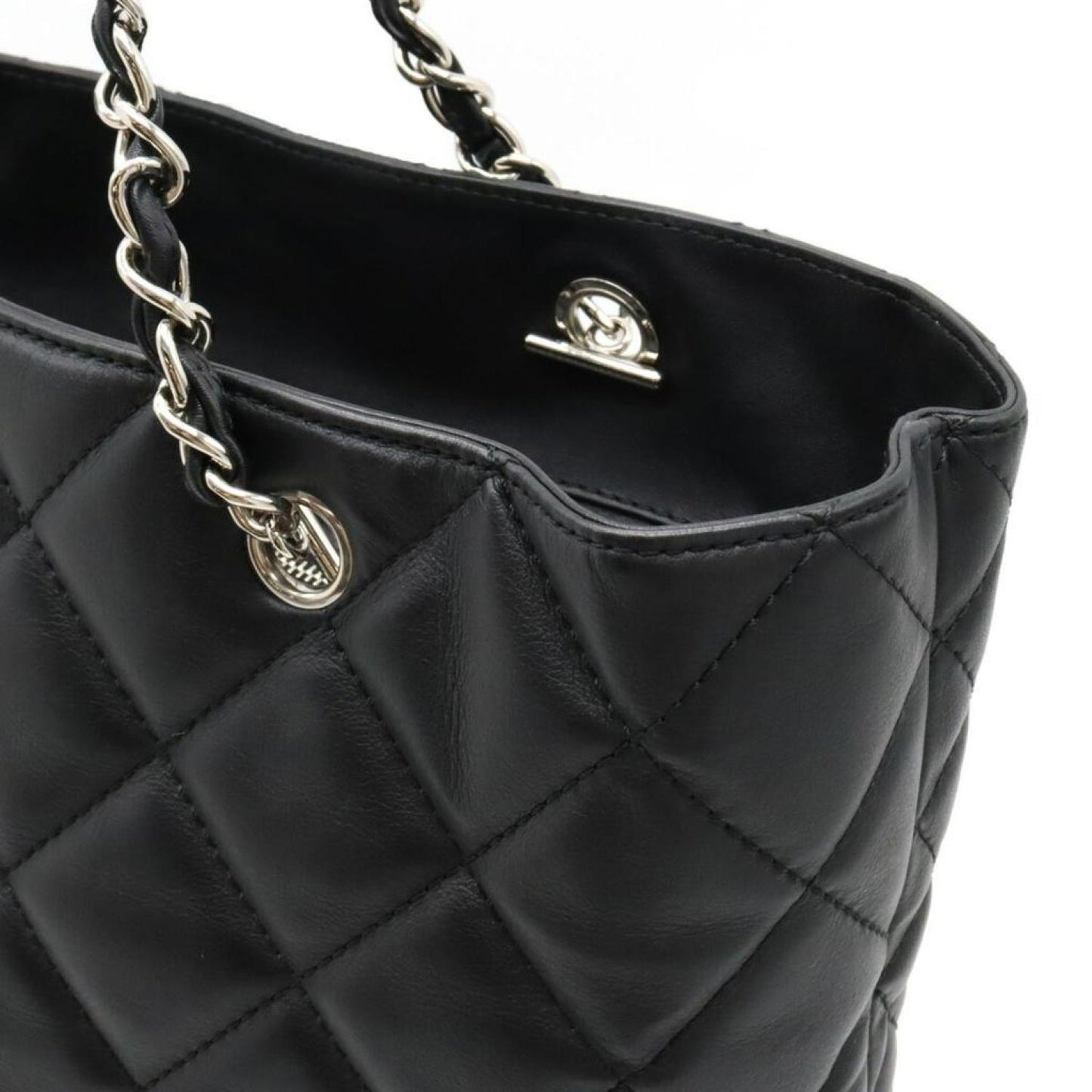 Chanel Matelassé Leather Tote Bag (Pre-Owned)
